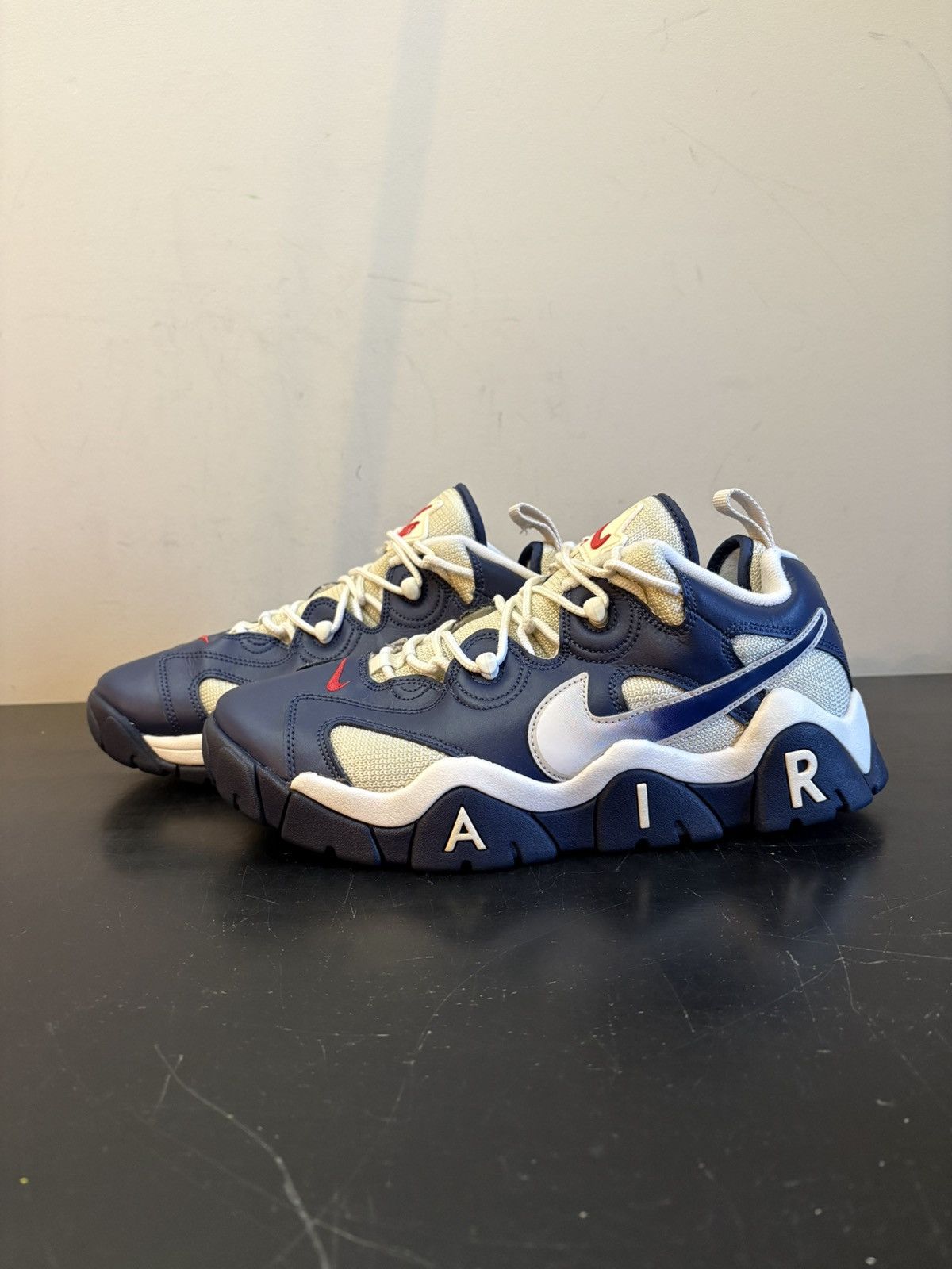 Nike Nike Air Barrage Low USA 2020 Size US 10 / EU 43 - 1 Thumbnail