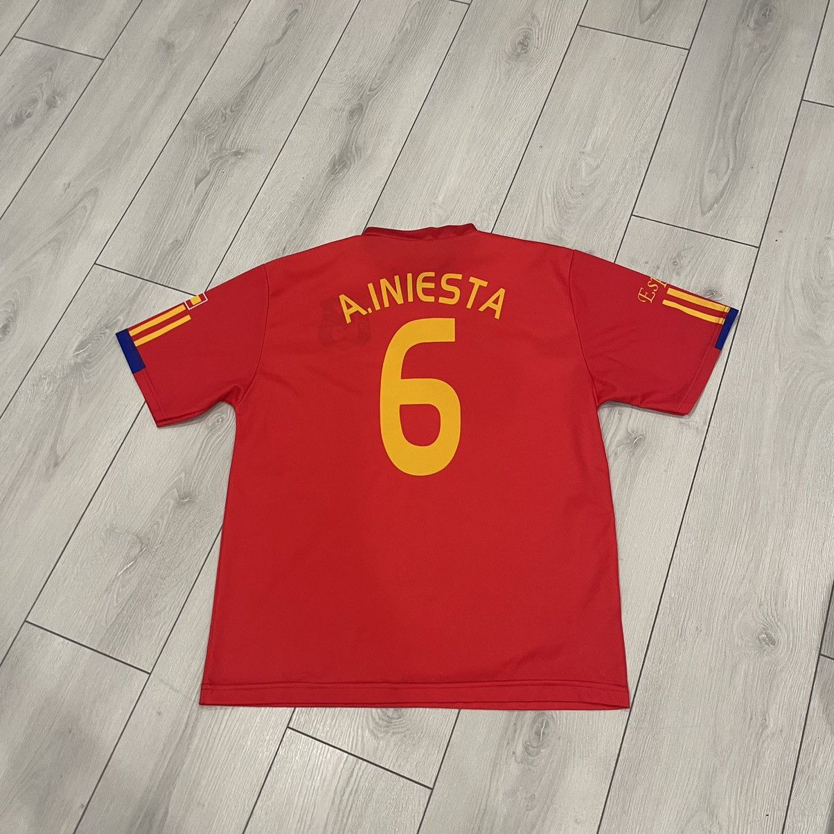 Other Rare 90s SPAIN 6 A INIESTA jersey tee shirt Size US M / EU 48-50 / 2 - 1 Thumbnail