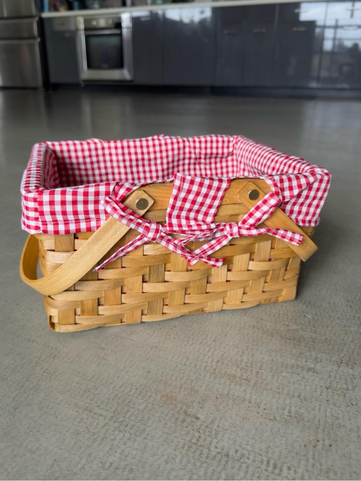 Other Woven Picnic Basket / Gingham Lined / Wooden Handle / Red Size ONE SIZE - 4 Thumbnail