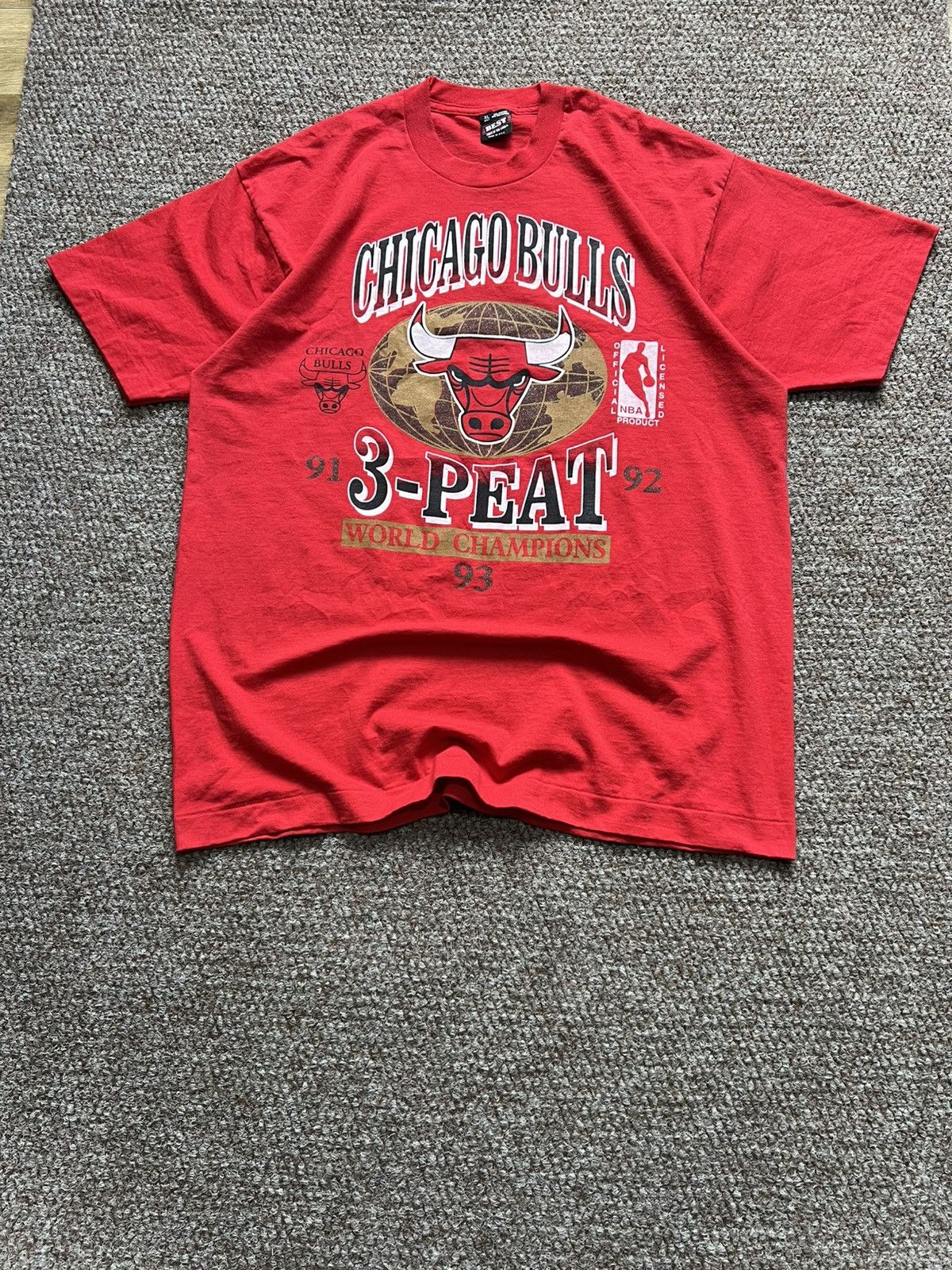 Fruit Of The Loom × Vintage 90s Chicago Bulls 3peat T-shirt on fruit the loom tag Size US XL / EU 56 / 4 - 1 Thumbnail