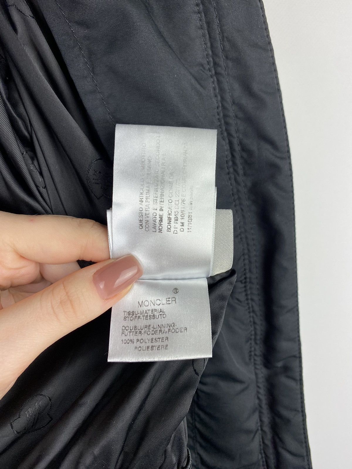 Moncler Moncler Aretha ladies hooded belted down jacket Size L / US 10 / IT 46 - 20 Thumbnail