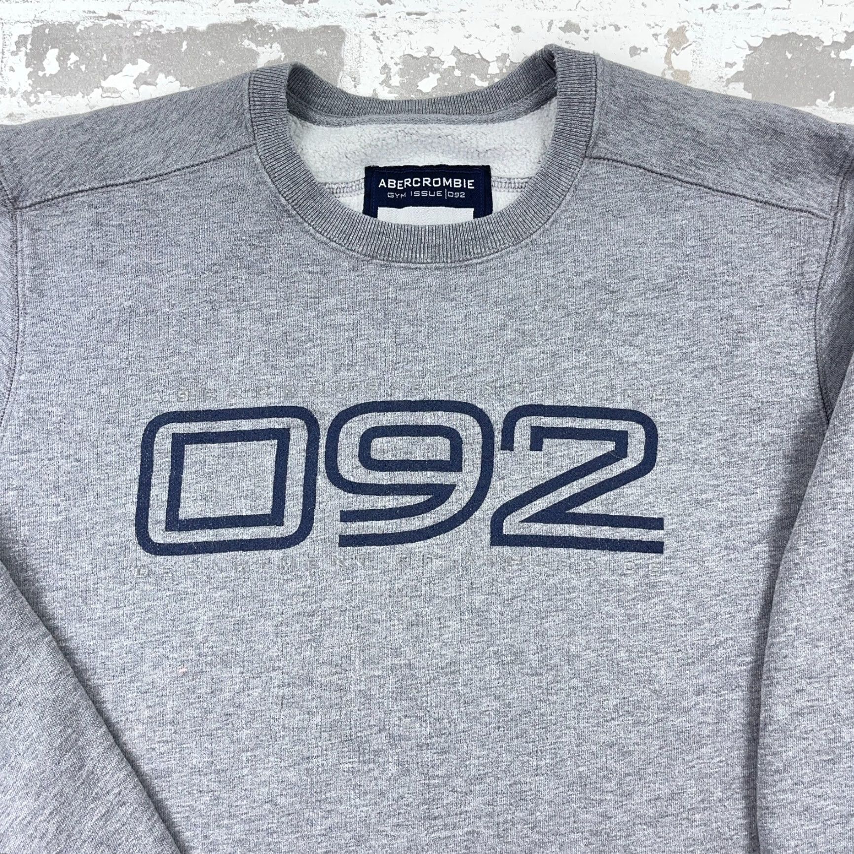 Abercrombie & Fitch VINTAGE Abercrombie & Fitch Sweatshirt Men XL Gray Y2K 2000s Gym Faded Grunge Worn Size US XL / EU 56 / 4 - 3 Thumbnail