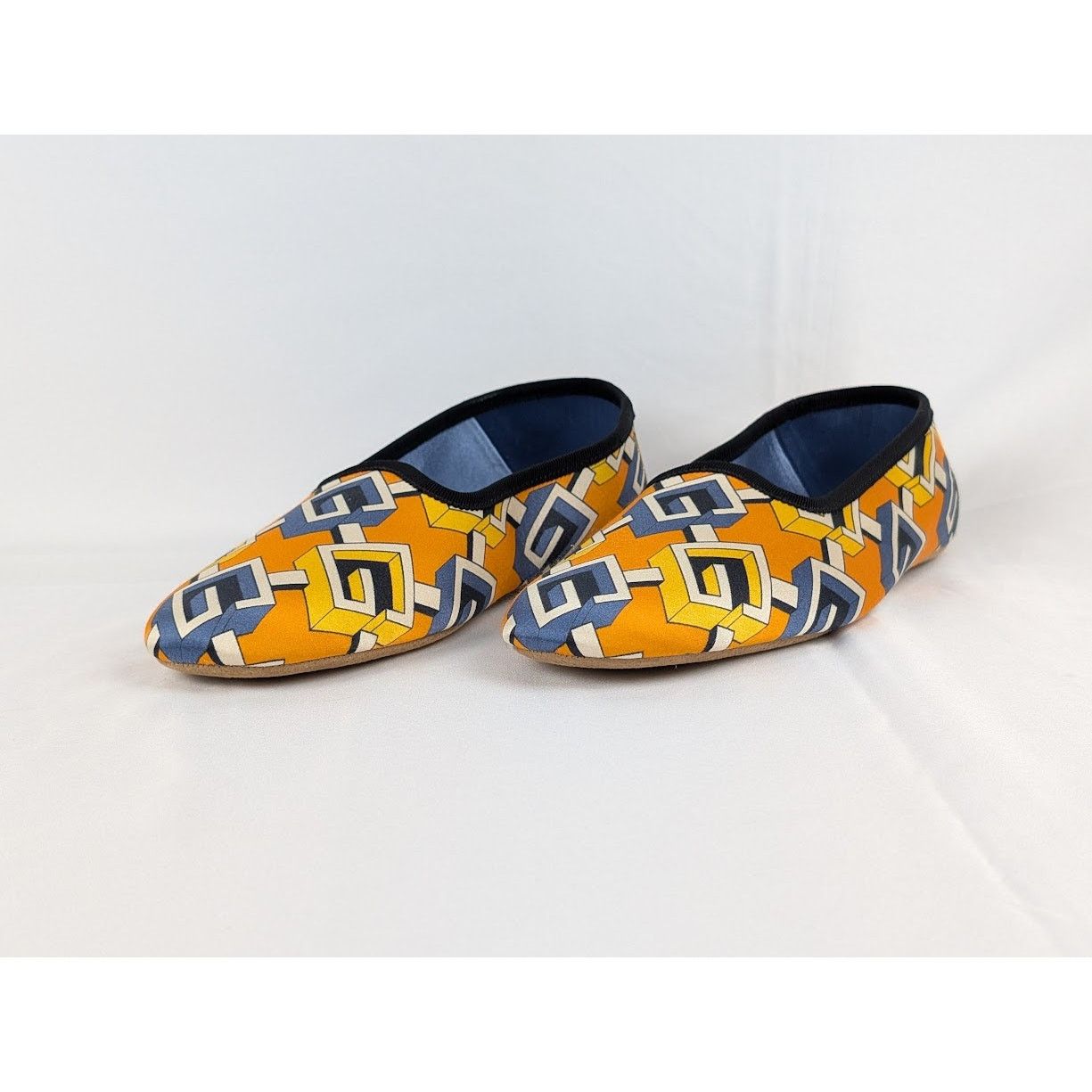 Gucci o1rshd1 Silk Printed Loafers in Multicolor Size US 7 / IT 37 - 7 Thumbnail