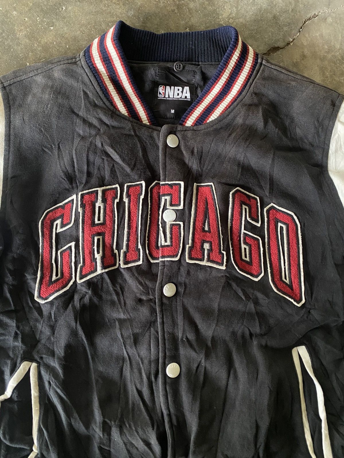 NBA VTG Chicago Bulls Backhit Bulls Varsity Jacket 🔥 Size US M / EU 48-50 / 2 - 13 Thumbnail