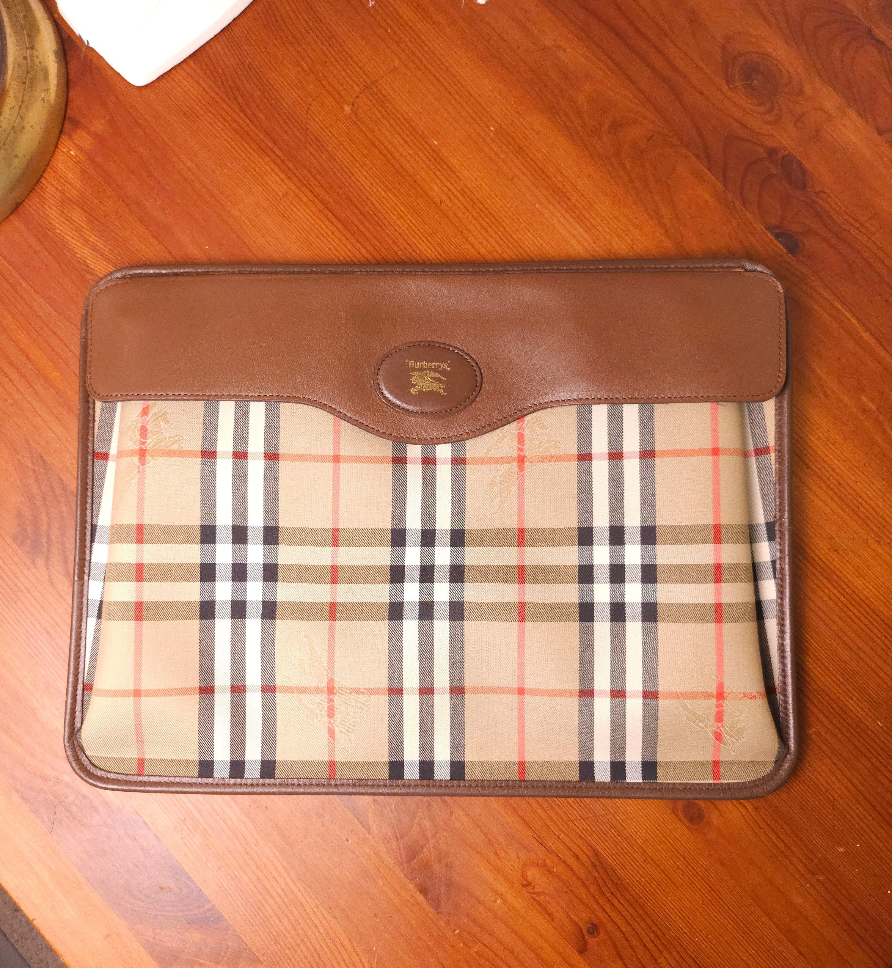 Burberry Burberry Nova Check Laptop Pouch Size ONE SIZE - 1 Thumbnail