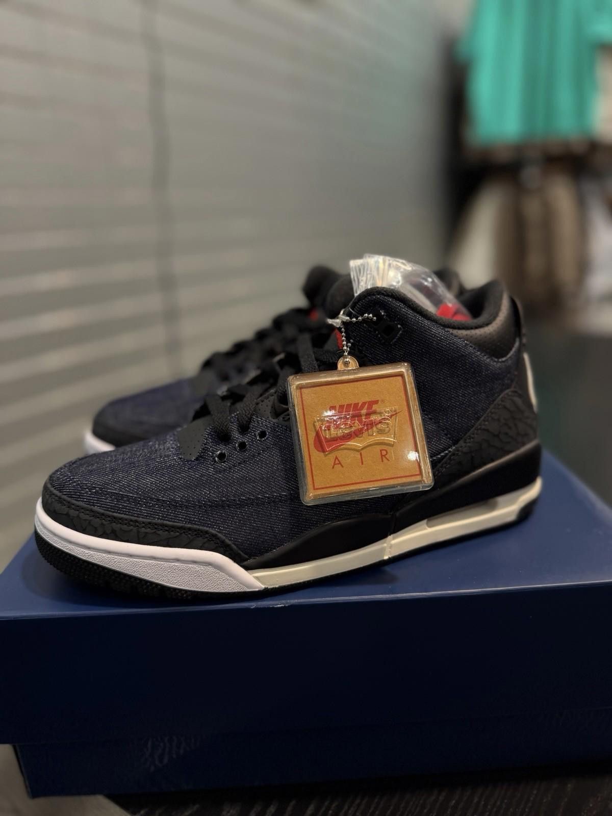 Jordan Brand Levi's x Air Jordan 3 Retro Men's Size 9 Indigo Denim NEW Size US 9 / EU 42 - 2 Thumbnail