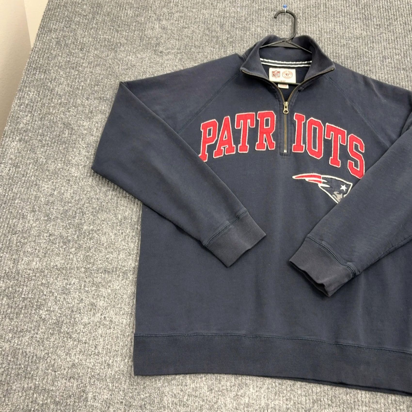 47 New England Patriots Mens Sweatshirt XL Navy Blue 47 Brand Quarter Zip Pullover Football Embroidered Logo Graphic Print Size US XL / EU 56 / 4 - 4 Thumbnail