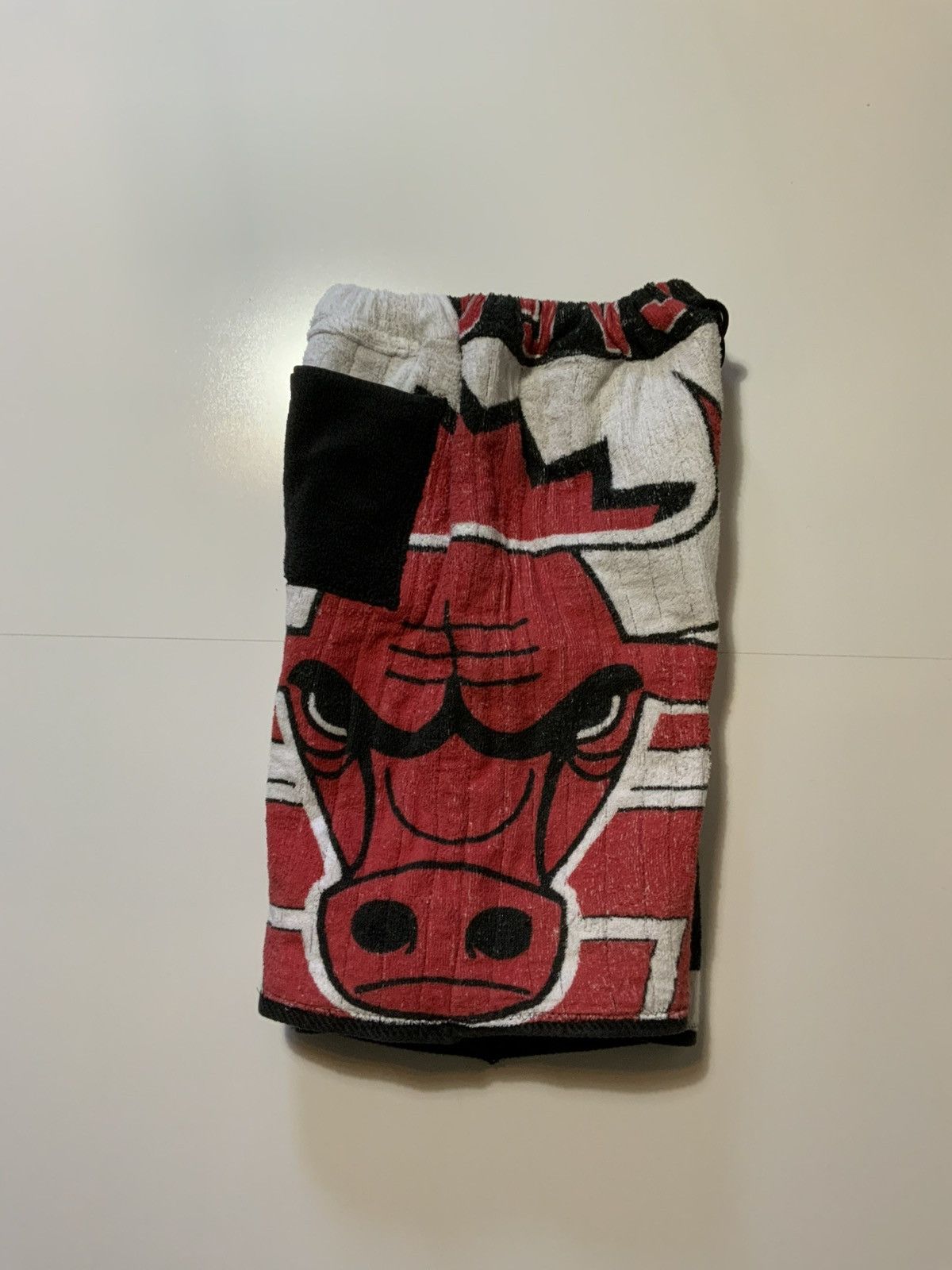Vintage Vintage Chicago Bulls NBA Basketball Reworked Towel Shorts Size US 32 / EU 48 - 4 Thumbnail