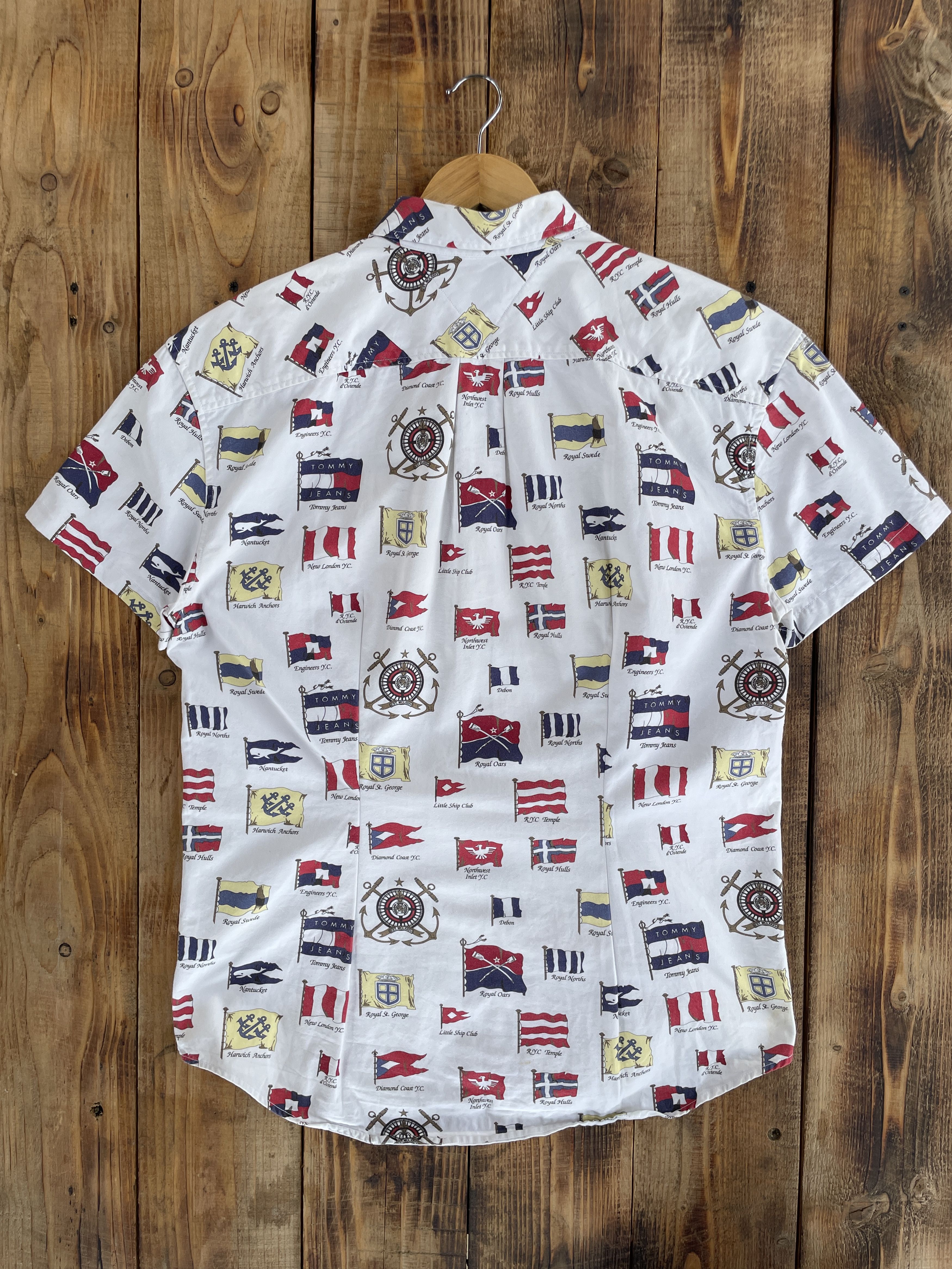 Tommy Hilfiger Tommy Hilfiger Tommy Jeans Sailing Flag Short Sleeve Shirt Size US M / EU 48-50 / 2 - 2 Thumbnail