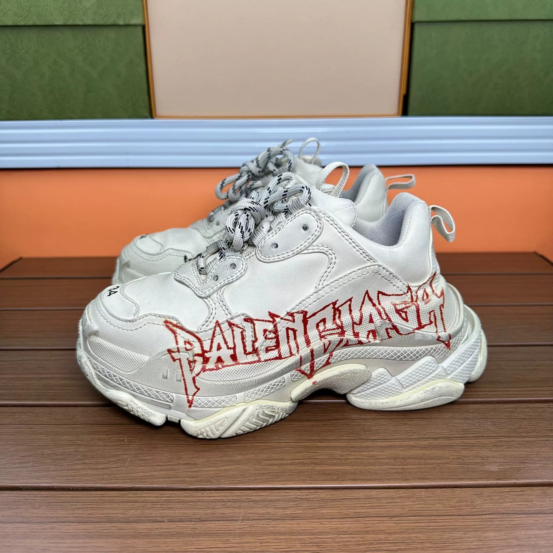 Balenciaga Balenciaga Printed Lowtop Sneakers it_34 Women Size US 4 / IT 34 - 1 Thumbnail