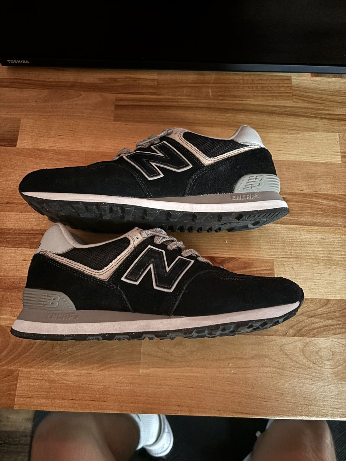 New Balance New Balance 574 core - men’s 10.5 Size US 10.5 / EU 43-44 - 4 Thumbnail