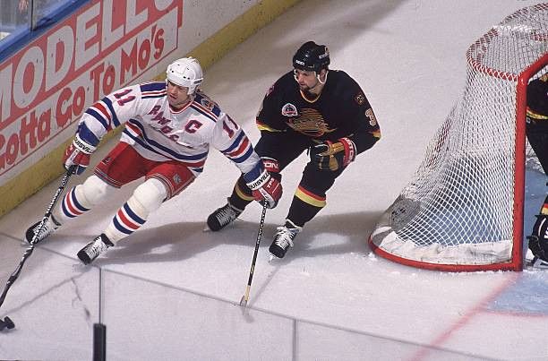 Starter MESSIER 11 NY Rangers 90s STARTER jersey L white vintage Size US L / EU 52-54 / 3 - 8 Thumbnail