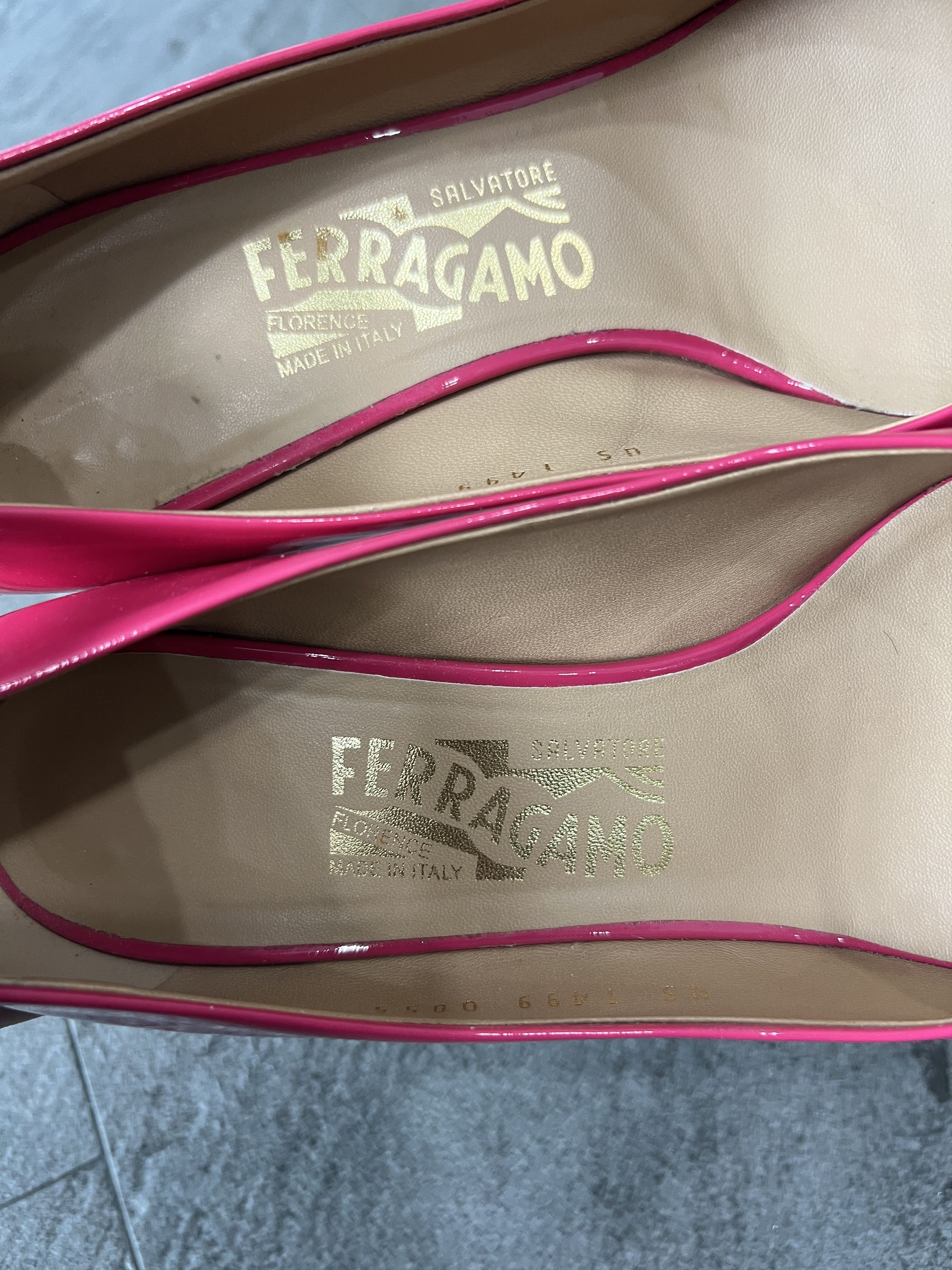 Salvatore Ferragamo Ferragamo Vara Patent Fuchsia Heels Size 7D Size US 7 / IT 37 - 10 Thumbnail