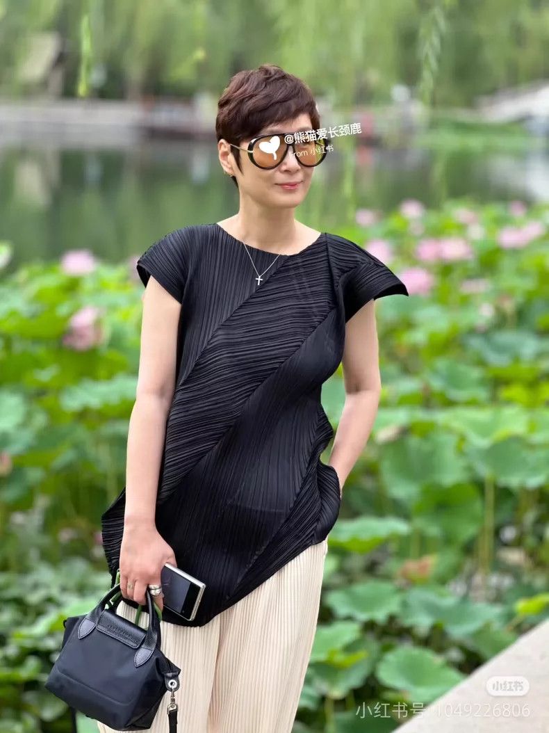 Issey Miyake Issey Miyake size:one size Black pleated kelp vest Size S / US 4 / IT 40 - 8 Thumbnail