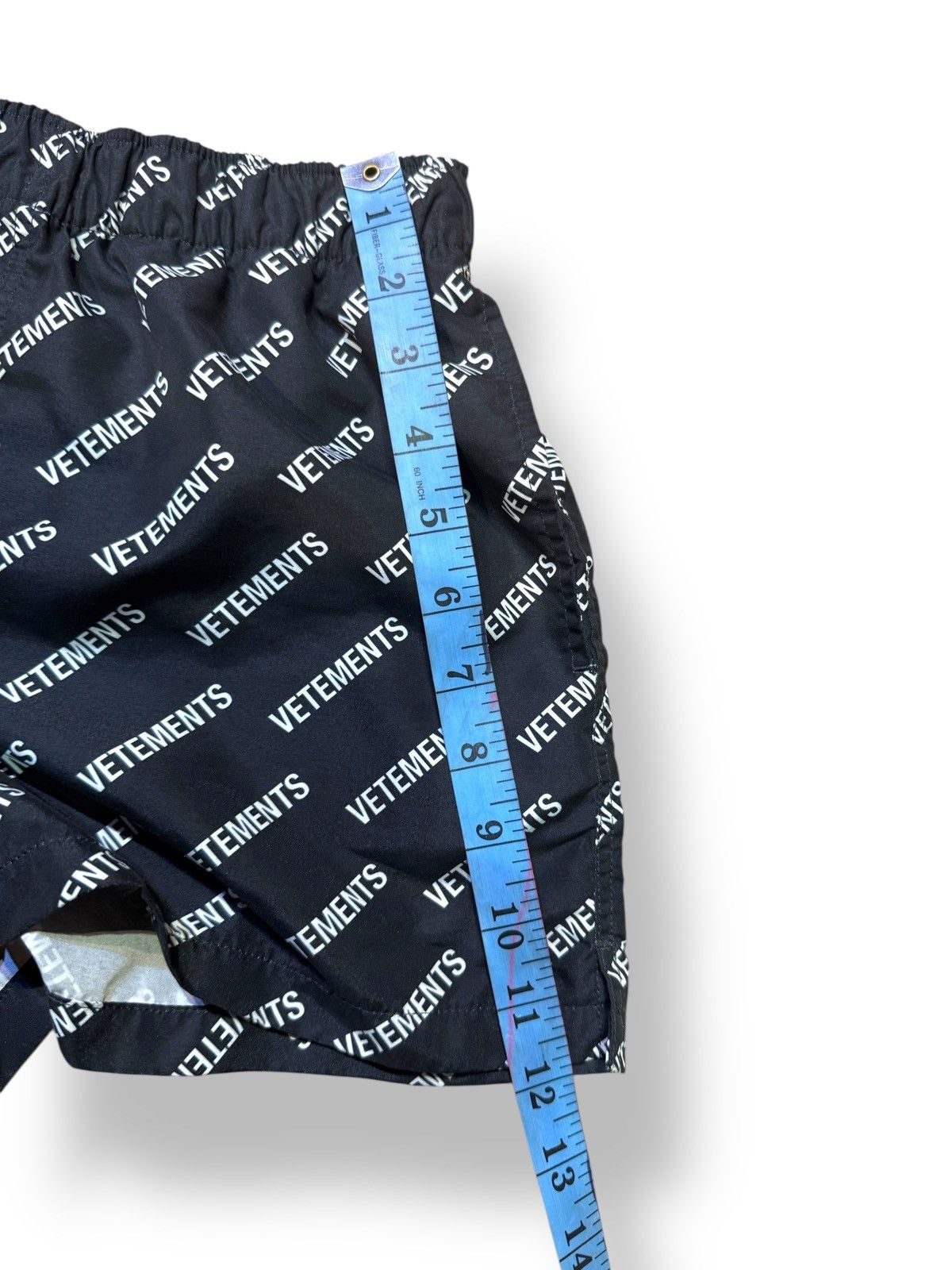 Vetements *RARE* VETEMENTS ALL OVER LOGO DEMNA ERA SHORT BAIN BATH Size US 28 / EU 44 - 12 Thumbnail