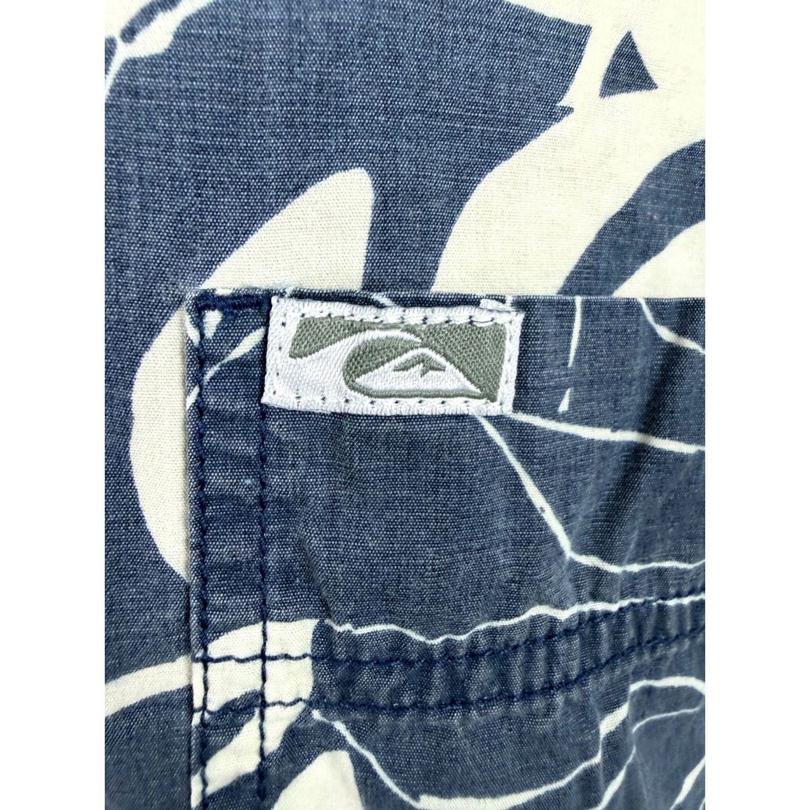 Quiksilver VINTAGE Quiksilver Shirt Men XL Hawaiian Floral Leaf Surf Skate Beach Cotton Blue 90s Size US XL / EU 56 / 4 - 4 Thumbnail