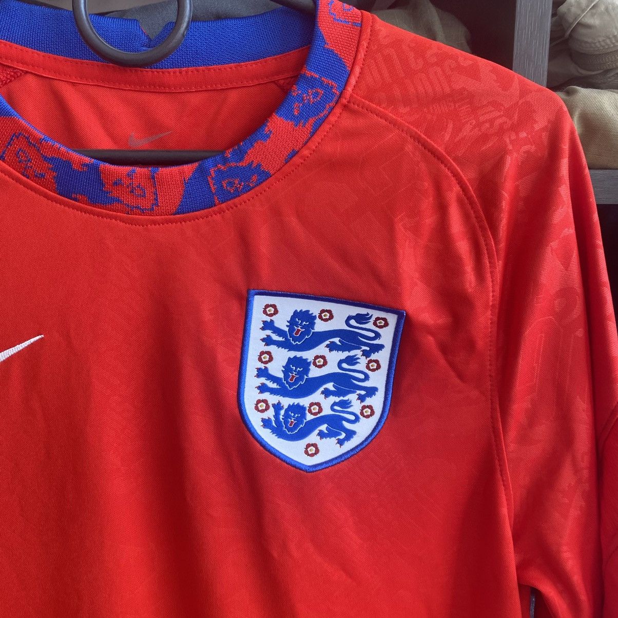 Nike Mens Nike England National Soccer team sport jersey Size US S / EU 44-46 / 1 - 3 Thumbnail