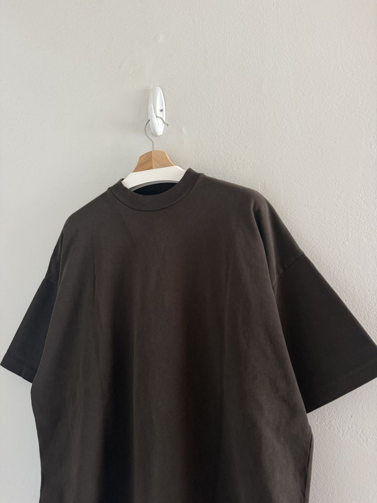 Kanye West SAMPLE Yeezy Season 7 Dark Brown Boxy Coachella Tee Shirt Size US L / EU 52-54 / 3 - 9 Thumbnail