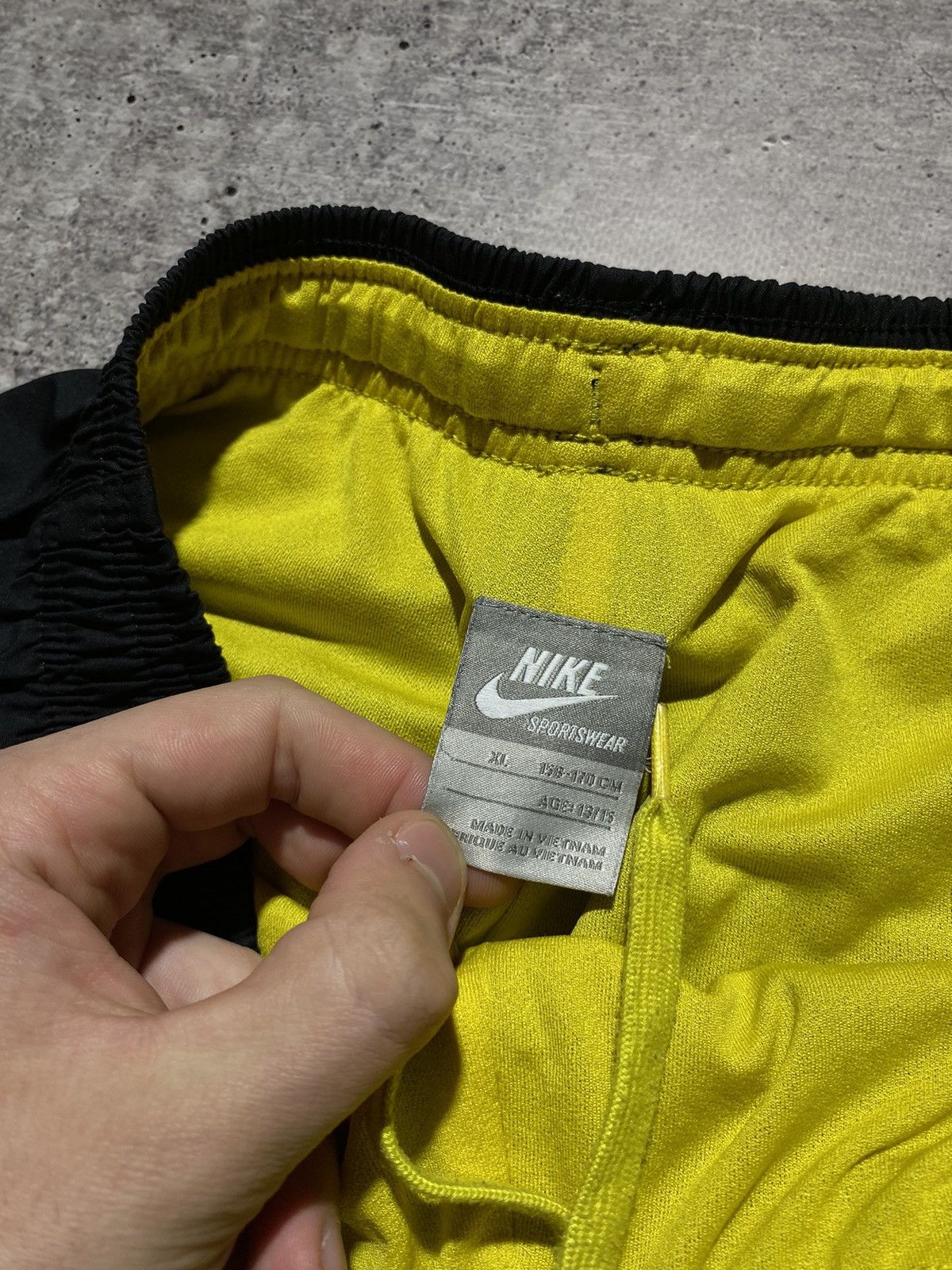 Nike × Vintage Nike vintage nylon sweatpants Size US 32 / EU 48 - 6 Thumbnail