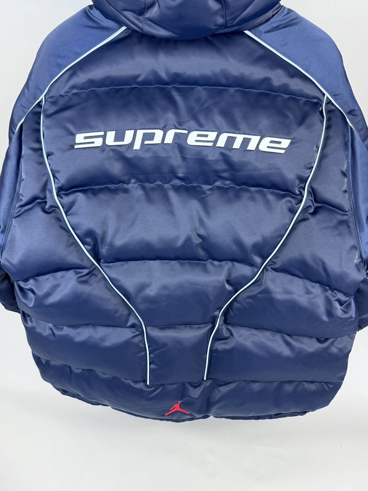Jordan Brand × Supreme LOGO EMBROIDERED HOODED PUFFER JACKET Size US XL / EU 56 / 4 - 4 Thumbnail