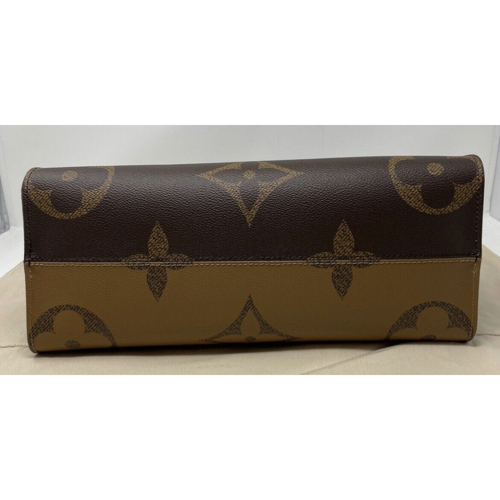 Louis Vuitton Louis Vuitton ONTHEGO MM Monogram Reverse Bag Size ONE SIZE - 11 Thumbnail