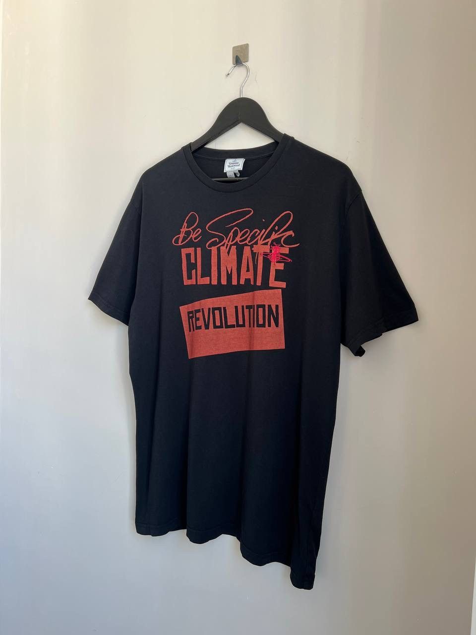 Vivienne Westwood Vivienne Westwood t-shirt "Be Specific Climate Revolution" Size US XL / EU 56 / 4 - 2 Thumbnail