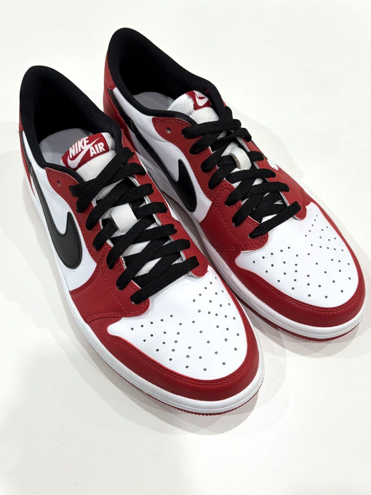 Jordan Brand Jordan 1 Chicago OG Low 2016 Size US 10.5 / EU 43-44 - 21 Thumbnail