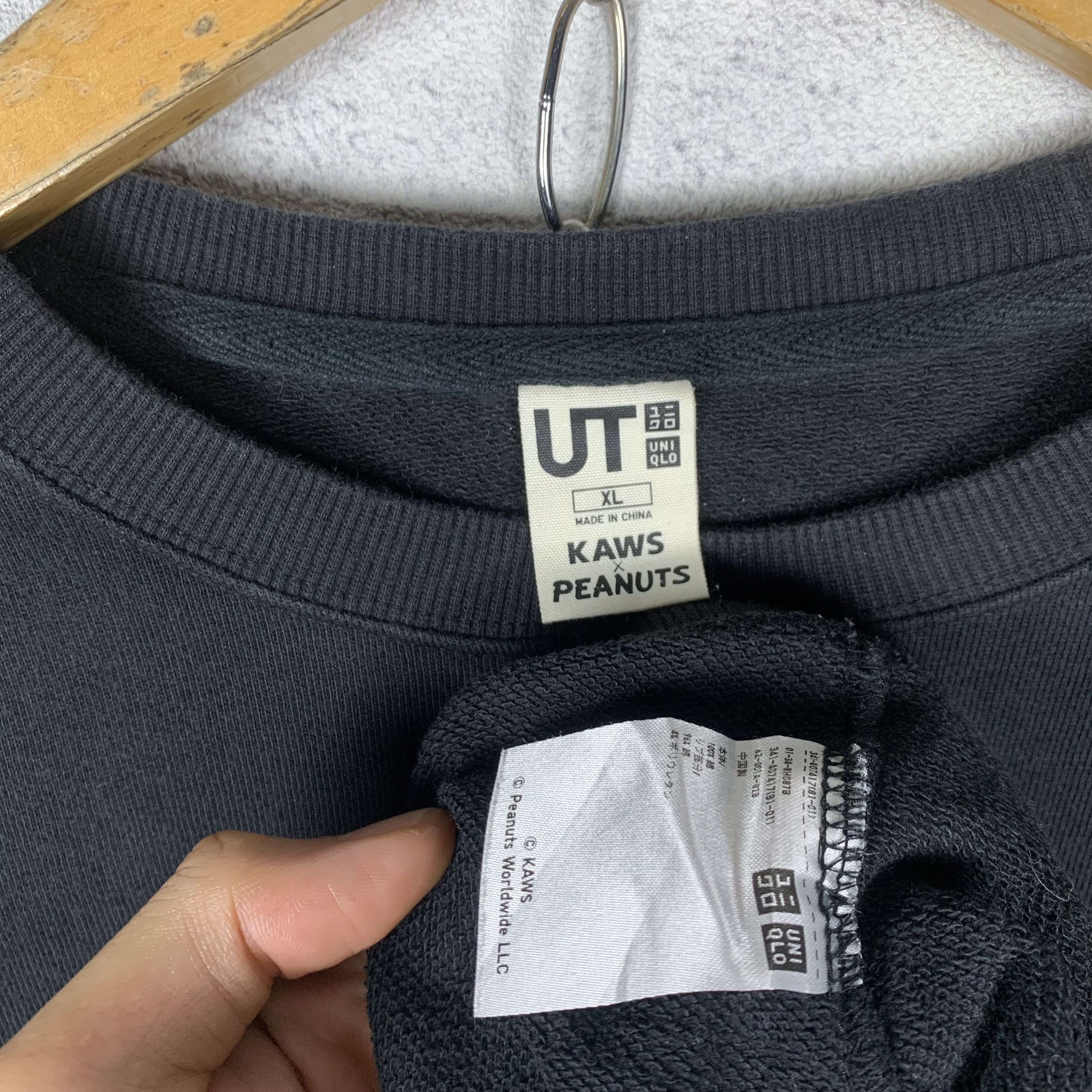 Kaws × Peanuts × Uniqlo Uniqlo x Kaws Sweatshirt Crewneck Size US M / EU 48-50 / 2 - 4 Thumbnail