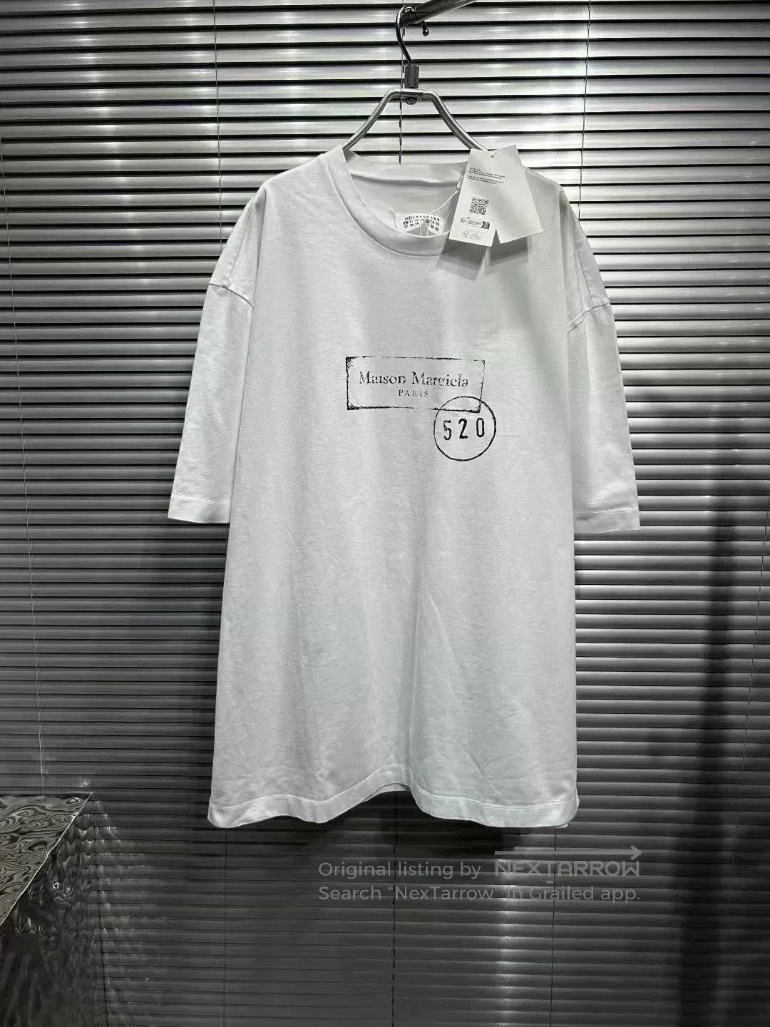 Maison Margiela maison margiela white logo short sleeve shirt. Size US M / EU 48-50 / 2 - 1 Thumbnail
