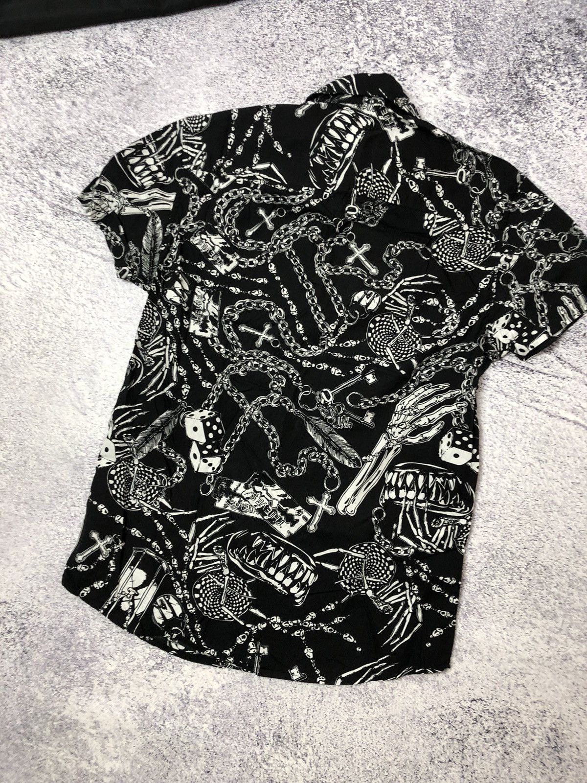 Vintage Men’s shirt Hawaii crezy size S y2k casual YKK Size US S / EU 44-46 / 1 - 5 Thumbnail
