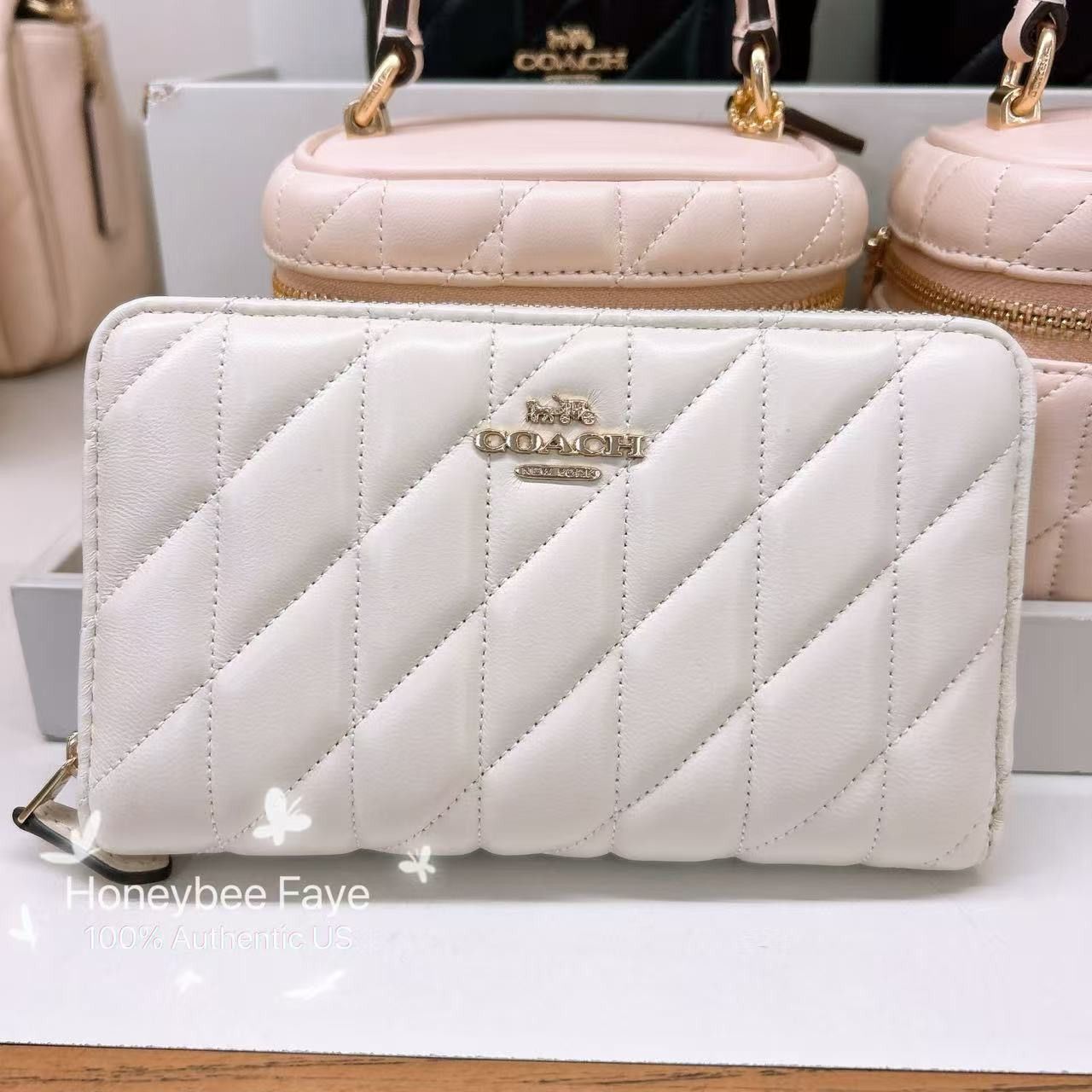 Coach Medium Id Zip Wallet With Quilting CZ339 Size ONE SIZE - 1 Thumbnail