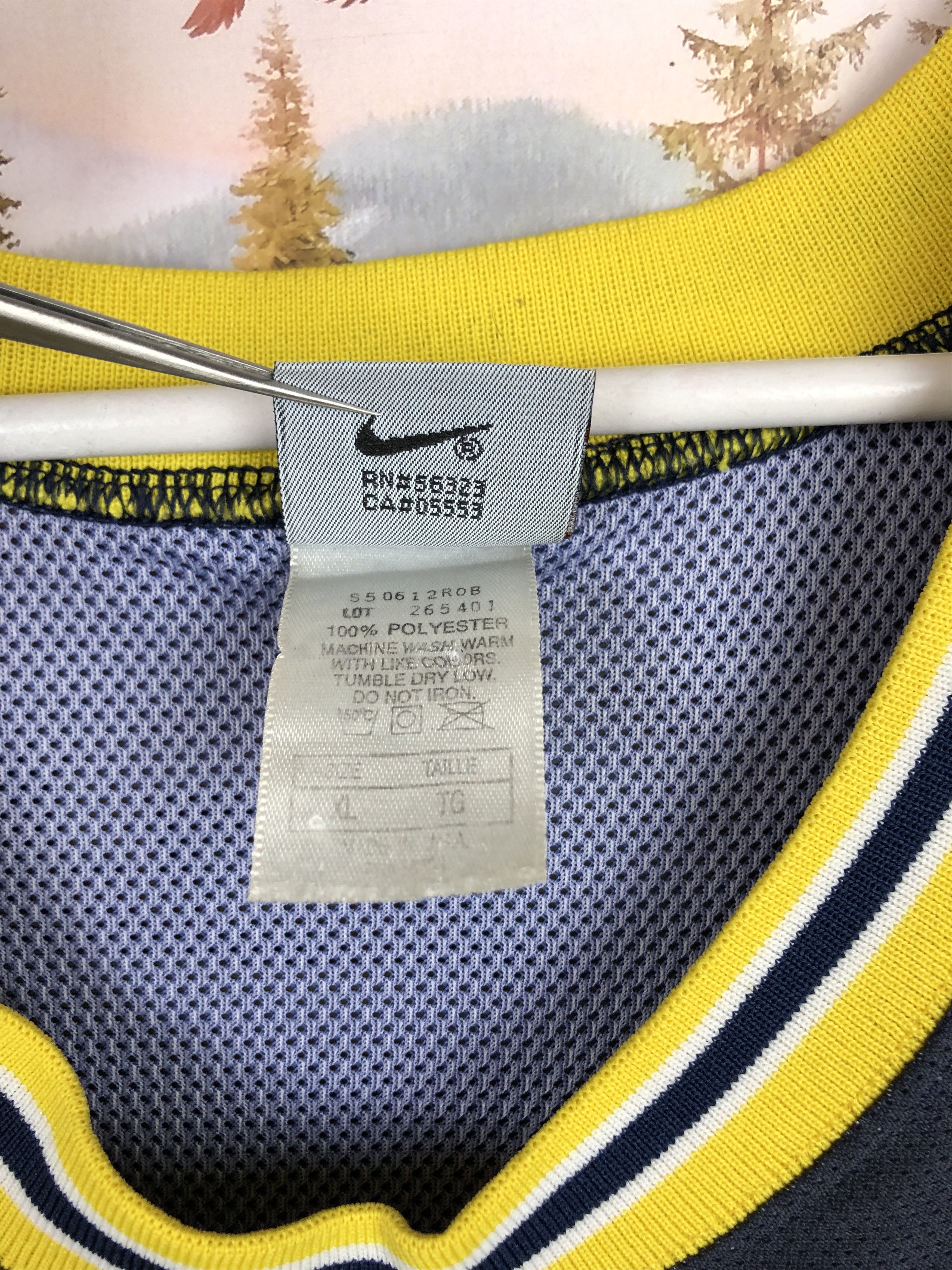 Nike Vintage Nike King Michigan Wolverines Basketball Jersey Size US XL / EU 56 / 4 - 6 Thumbnail