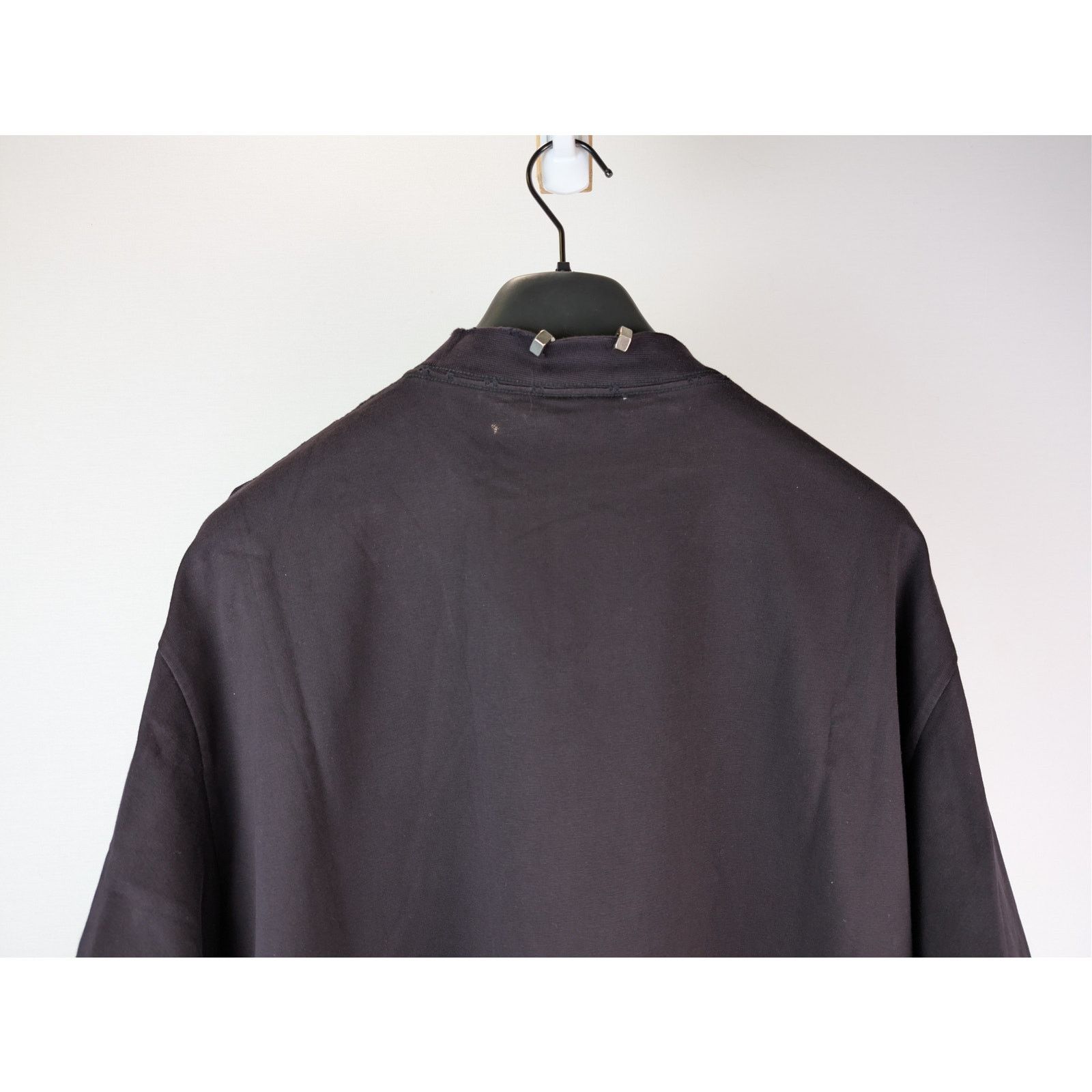 Balenciaga o1rshd1 Pierced Oversized Long Sleeve Jersey T-Shirt Black Size US S / EU 44-46 / 1 - 11 Thumbnail