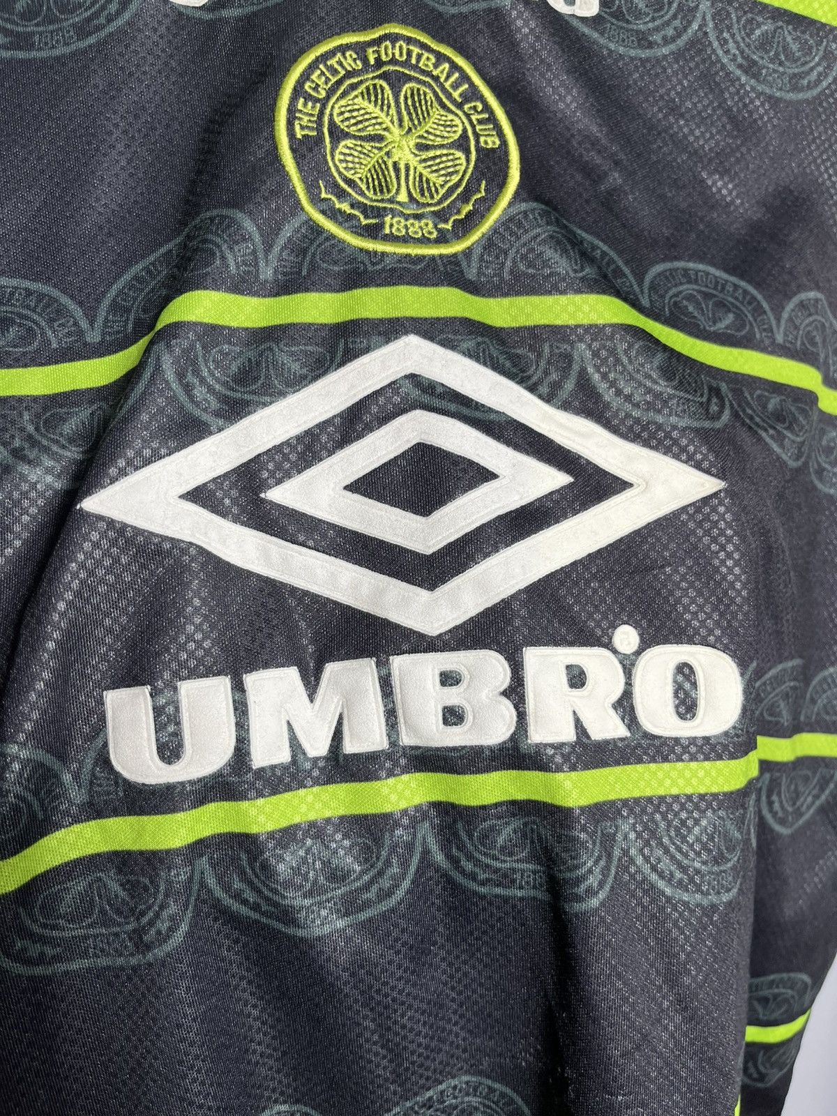 Umbro CELTIC 1998 1999 AWAY SHIRT FOOTBALL SOCCER UMBRO JERSEY Size US L / EU 52-54 / 3 - 4 Thumbnail