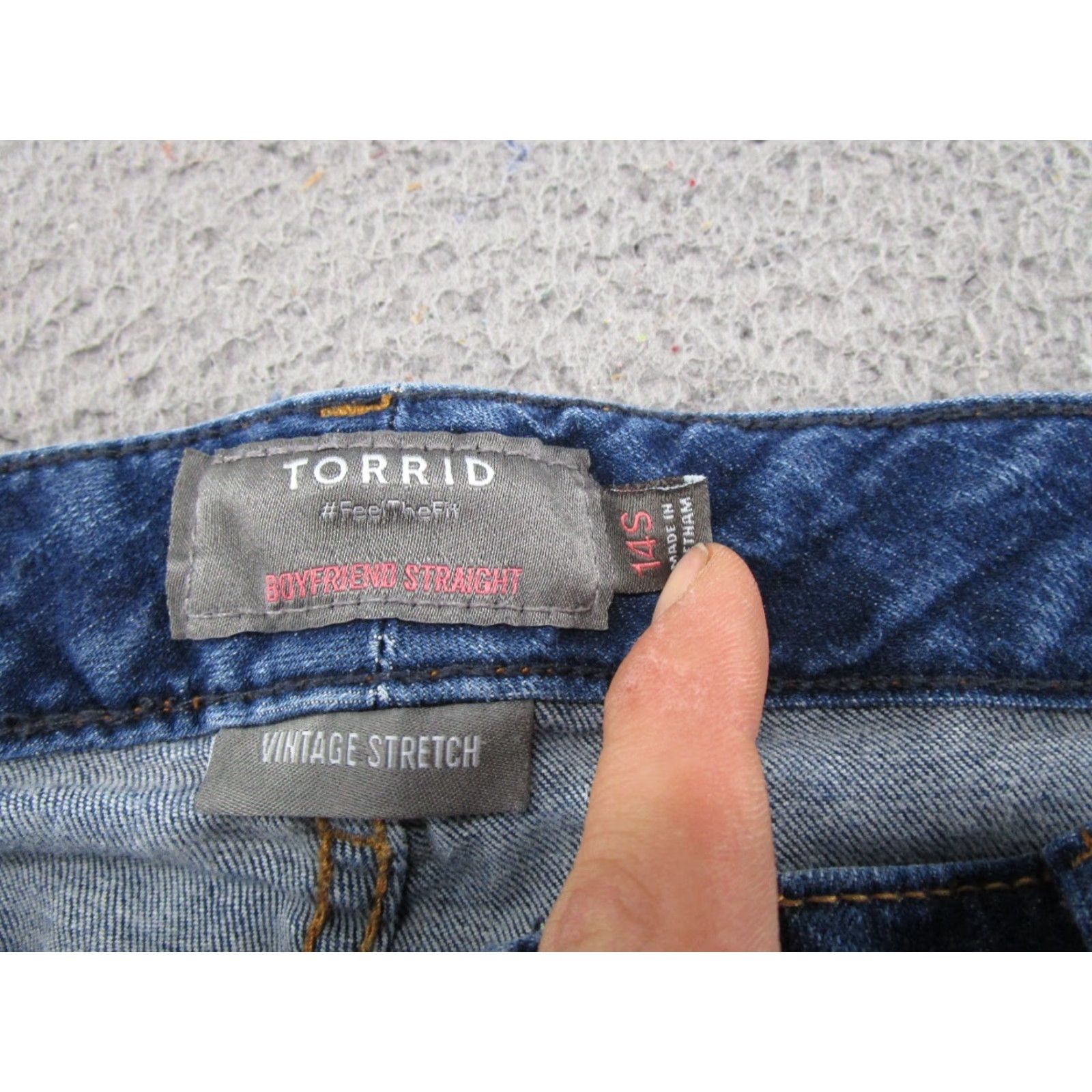 Torrid Torrid Boyfriend Jeans Size 14 Blue Denim Stretch Mid Rise 5-Pocket Womens Jeans Size 36" / US 14 / IT 50 - 4 Thumbnail