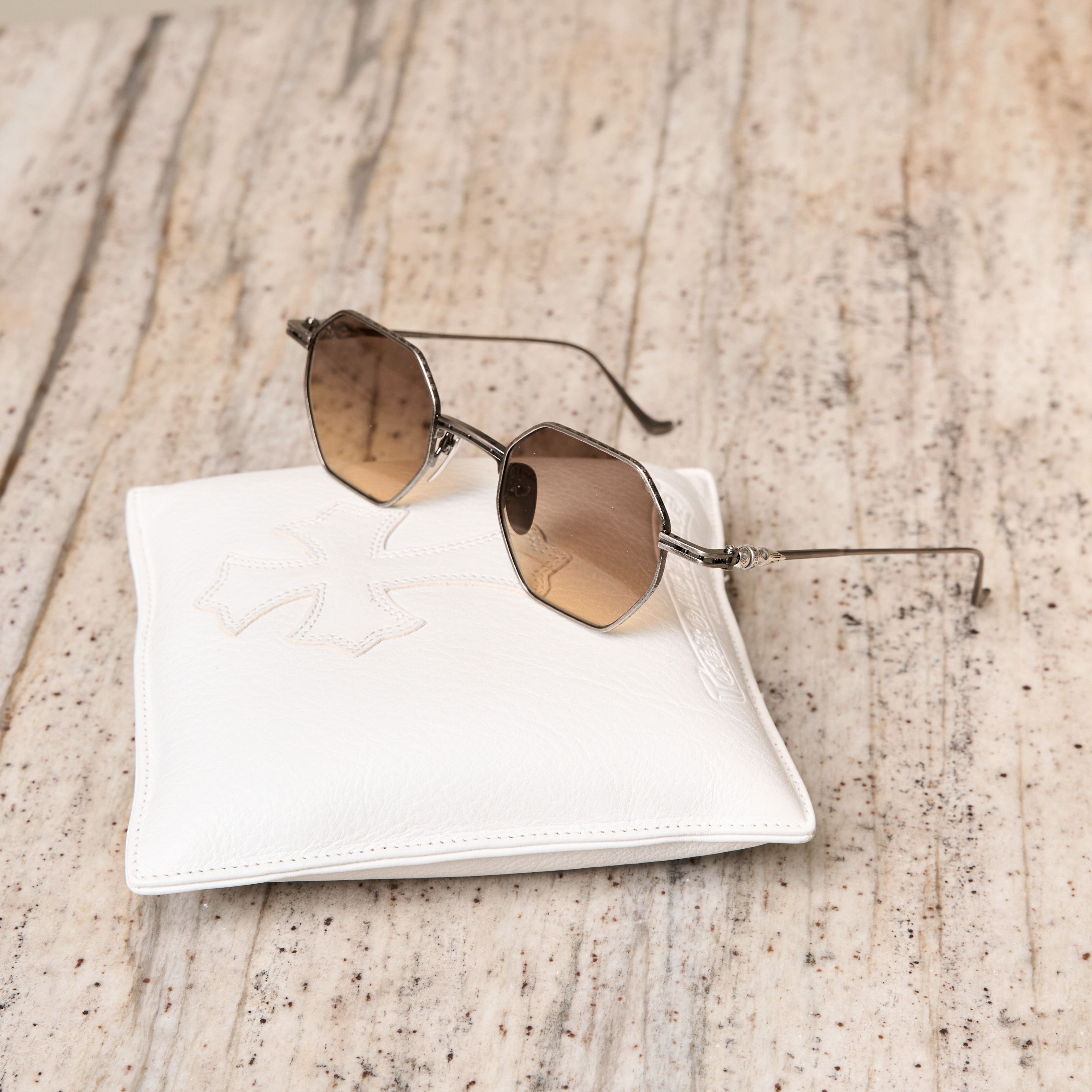 サングラス [Chrome Hearts] EVACULATION Chrome Hearts Sunglasses EVACULATION Size 44 22 133 Gold
