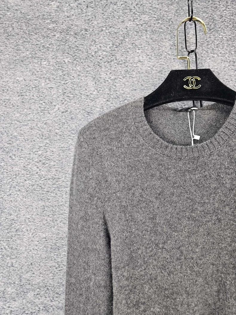 Chanel Chanel Round-neck wool sweater Size XS / US 0-2 / IT 36-38 - 3 Thumbnail