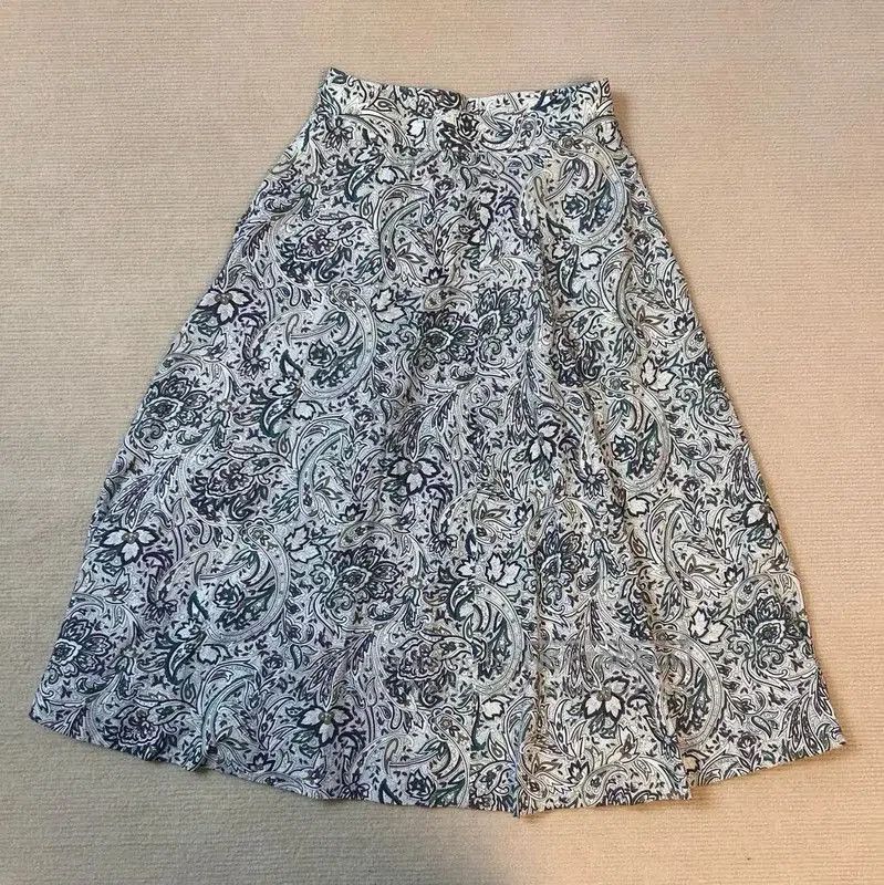 Burberry Burberry Multicolor Silk Blend Midi Skirt. Size 23" - 1 Thumbnail