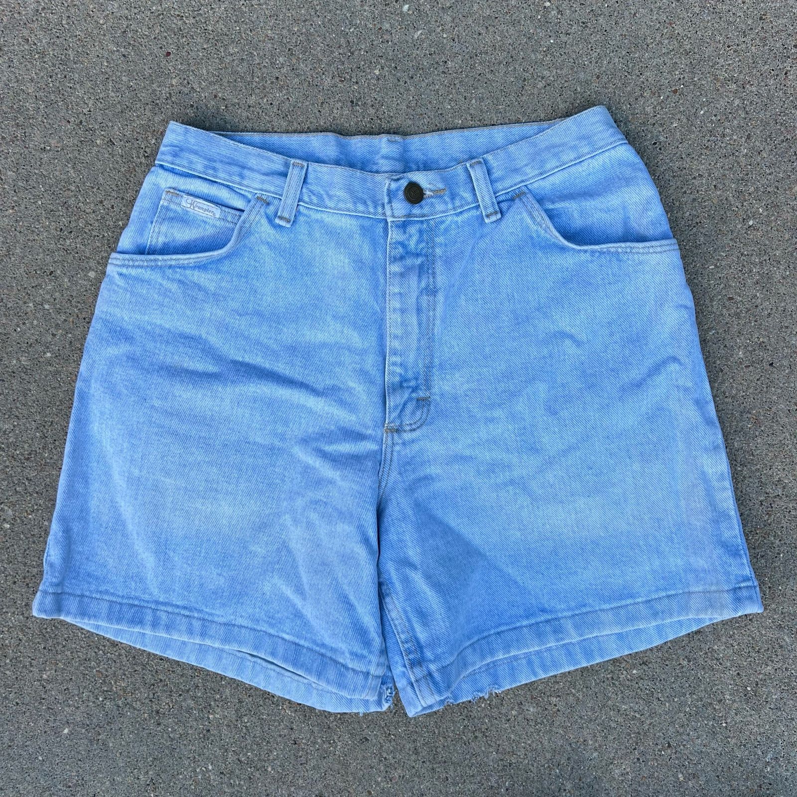 90s Wrangler light wash high rise mom jean shorts 12 AVG