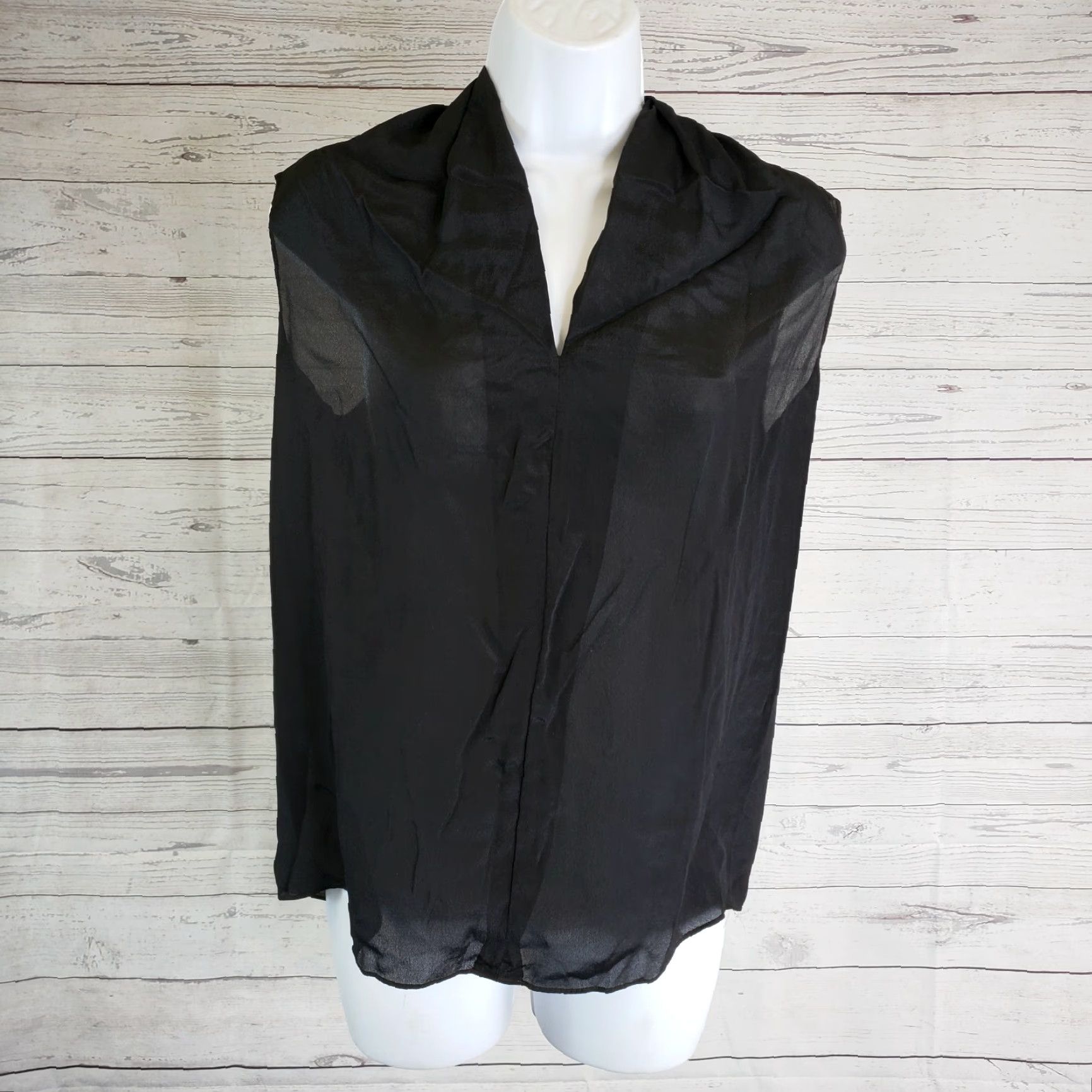 Vintage CAbi 979 Womens Blouse Solid Black Sleeveless Silk Blend Sheer Business Sz Small Size S / US 4 / IT 40 - 2 Thumbnail