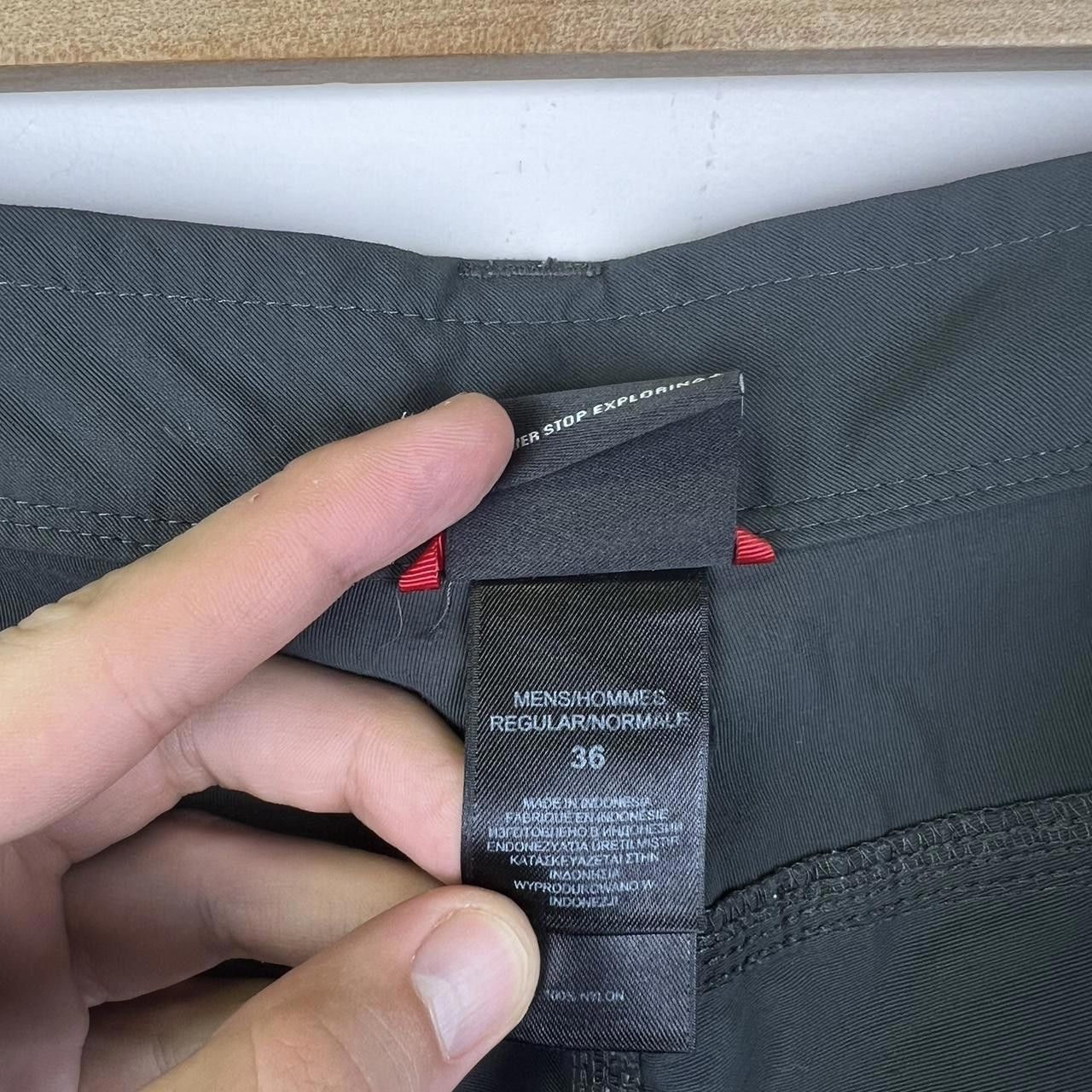The North Face The North Face Men's Cargo Shorts - Versatile Outdoor Wear Size US 36 / EU 52 - 7 Thumbnail