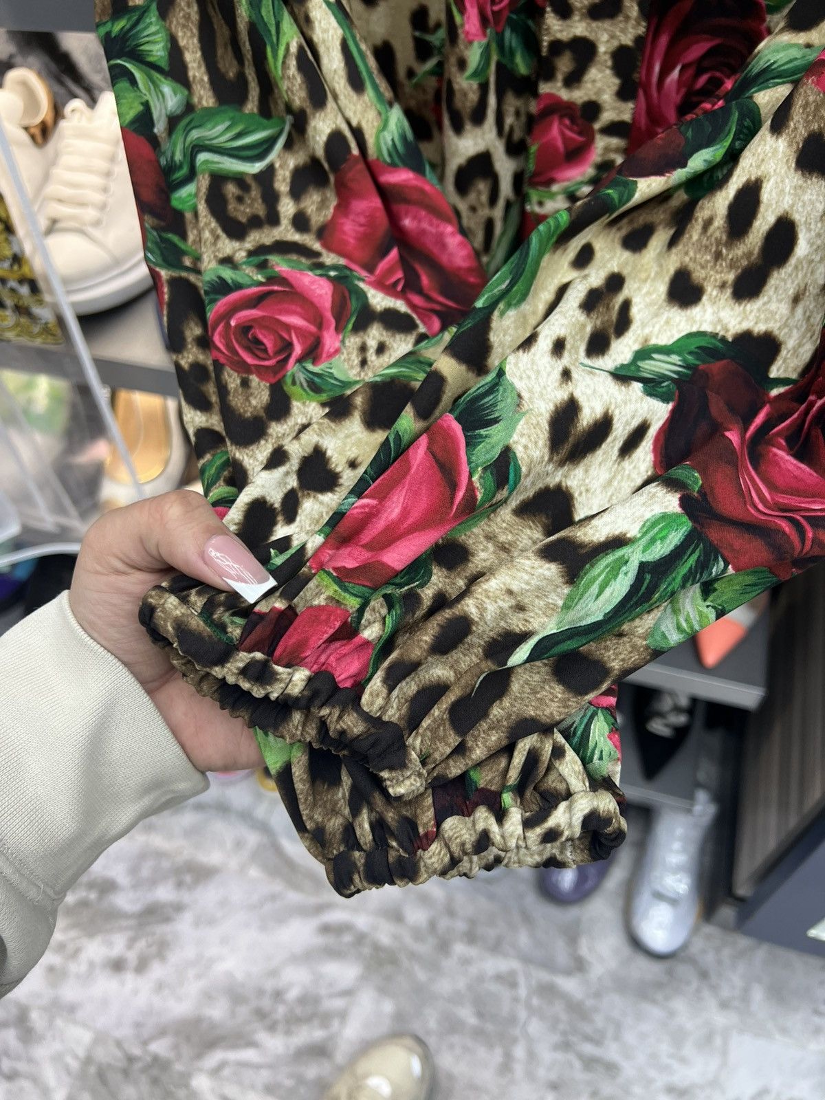 Dolce & Gabbana Dolce & Gabbana Rose Silk Blouse Size M / US 6-8 / IT 42-44 - 5 Thumbnail