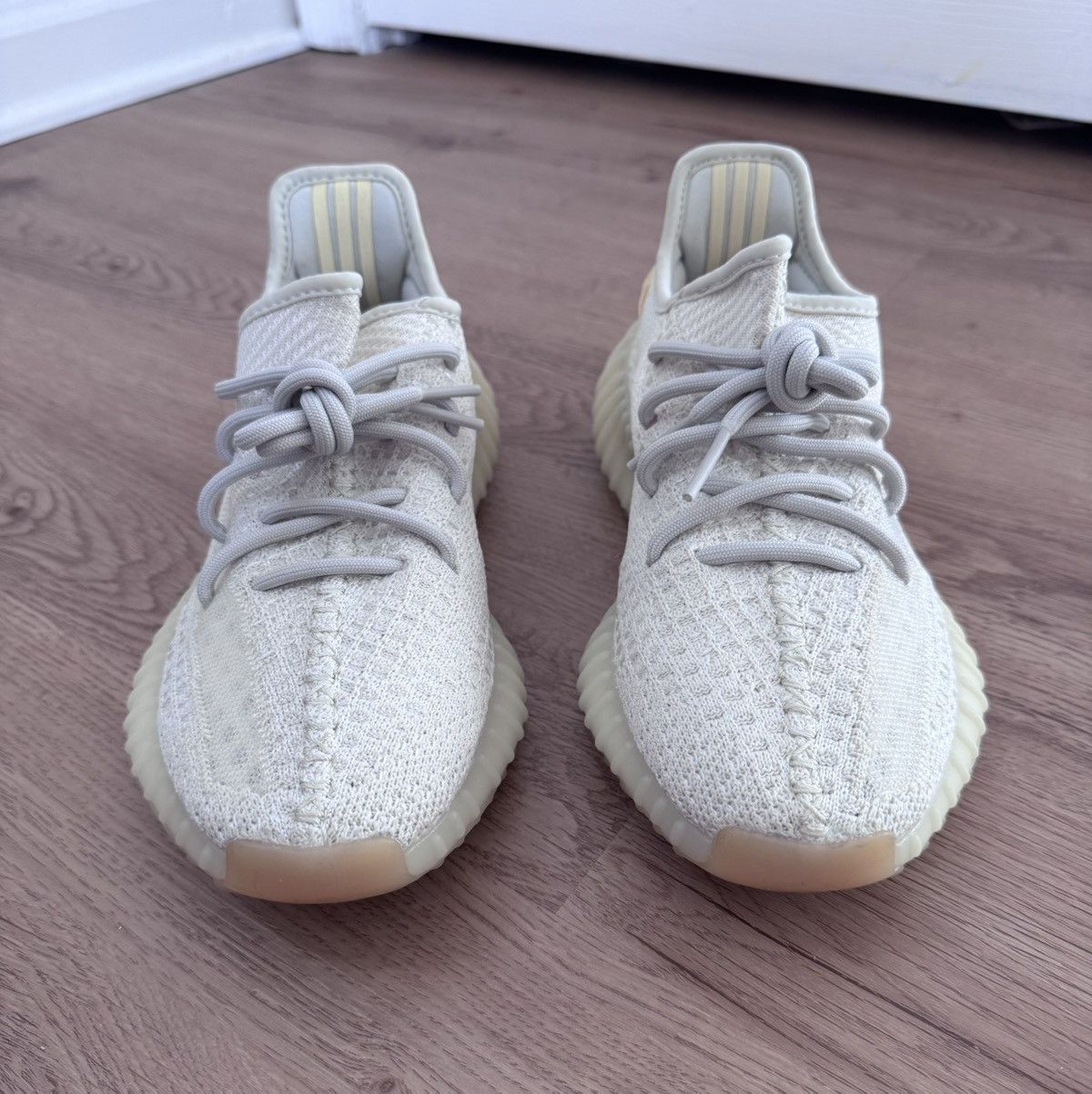 Adidas Adidas Yeezy Boost 350 V2 Light Size US 7 / EU 40 - 8 Thumbnail