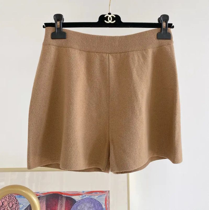 MaxMara Khaki Wool Women's Shorts 0089