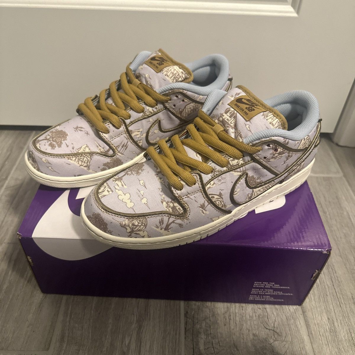 Nike Nike SB Dunk Low City of Style Size US 10.5 / EU 43-44 - 1 Thumbnail