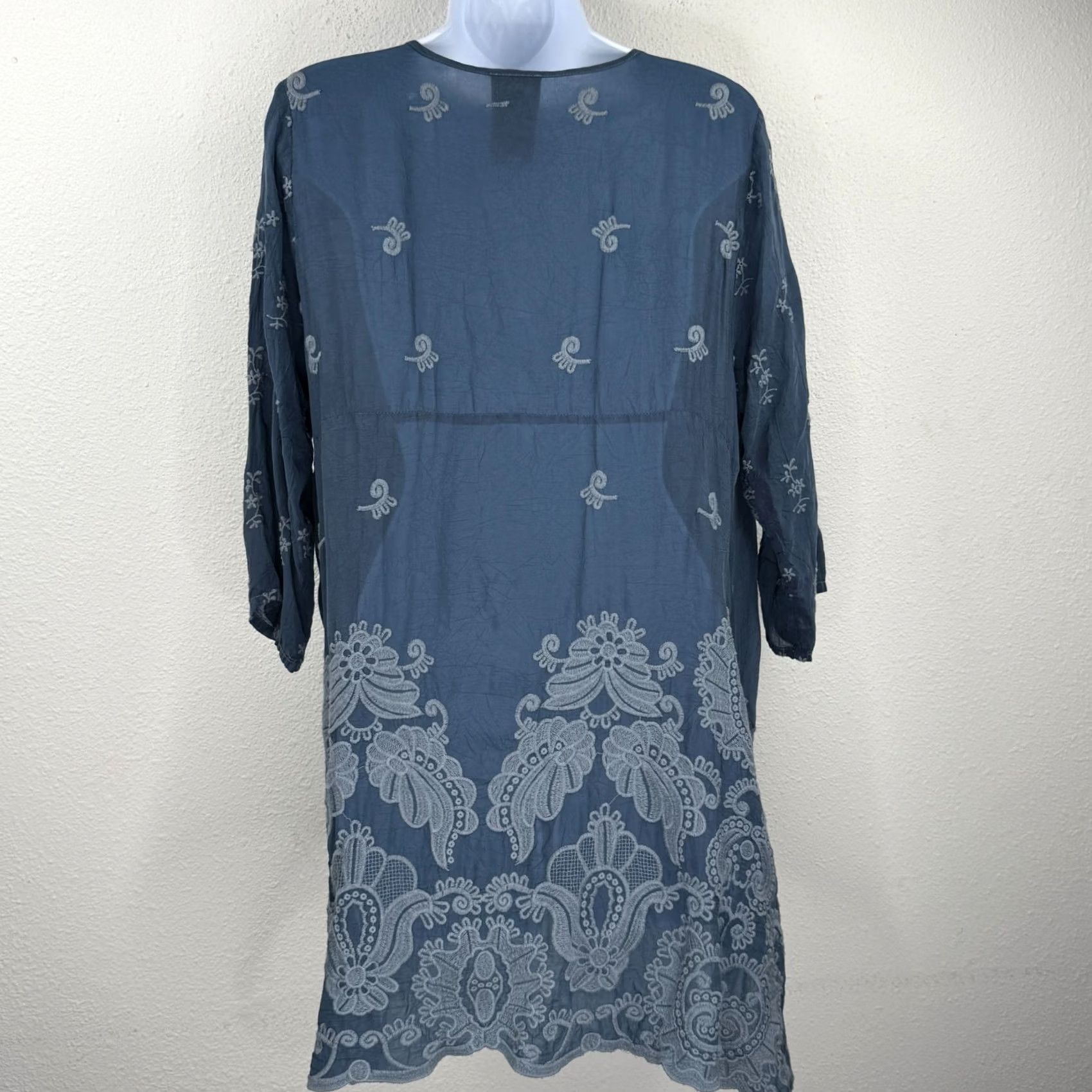 Johnny Was Johnny Was Blouse Womens S Blue Embroidered Rayon Sheer Floral Boho Tunic Shirt 3/4 Sleeve V-Neck Pullover Casual Party (1960s) Size S / US 4 / IT 40 - 8 Thumbnail