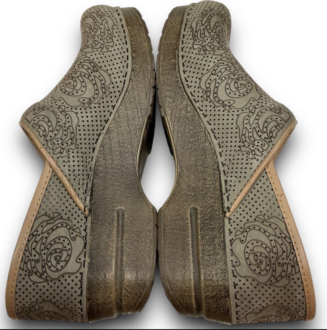 Dansko Dansko Professional Floral Nubuck Sage Nursing Clogs Slip On Size US 8.5 / IT 38.5 - 3 Thumbnail