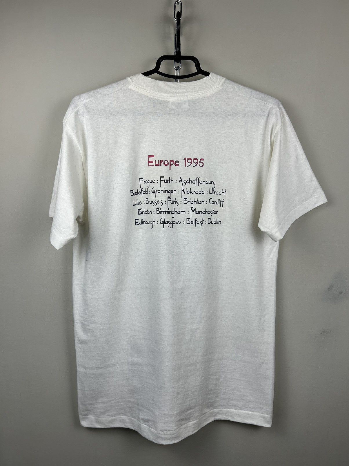 Band Tees Vintage 90s Like Ice Like Fire Tour 1995 Graphic Print Tee Size US M / EU 48-50 / 2 - 14 Thumbnail