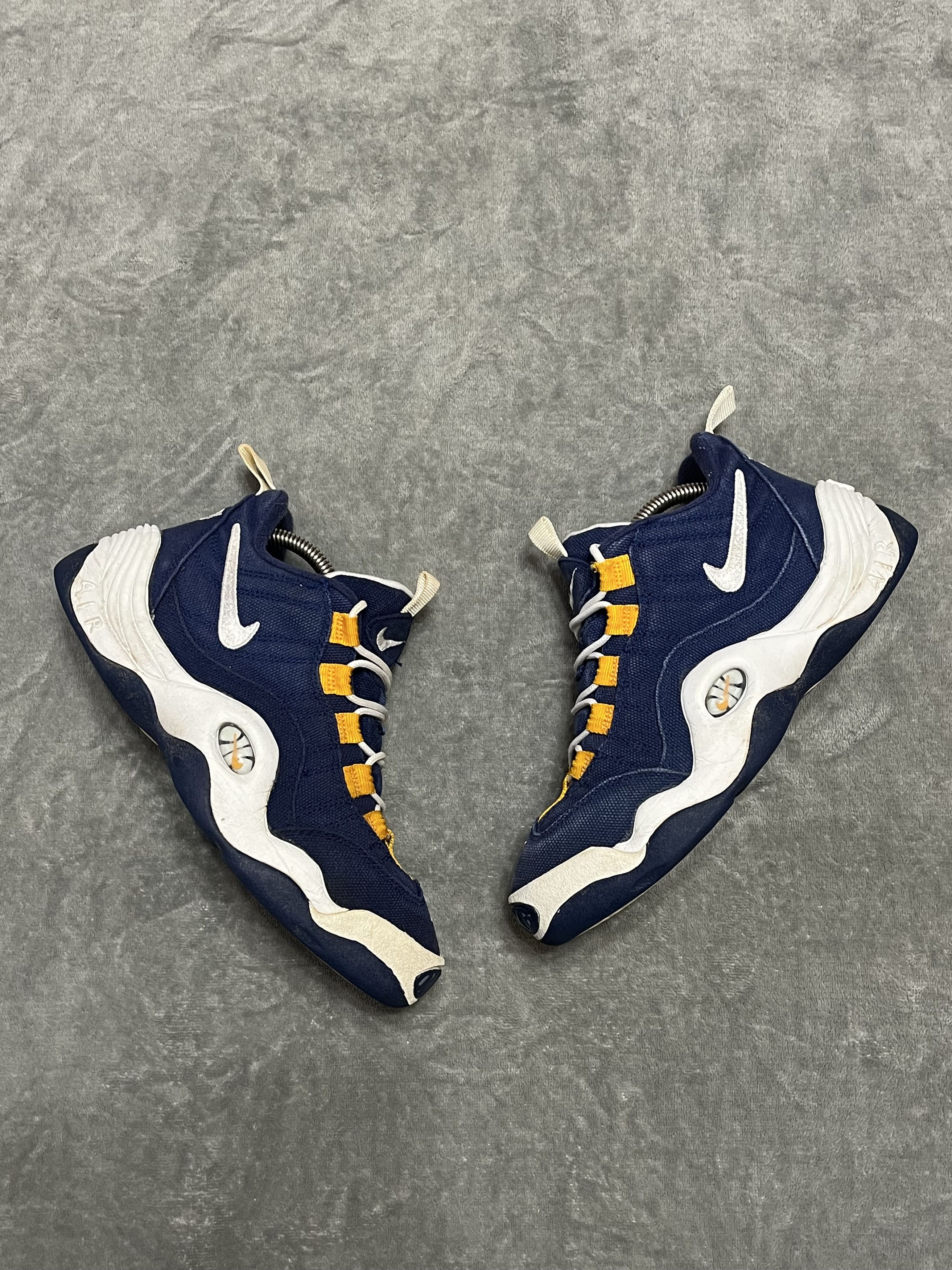 Nike × Vintage Vintage 1997 Nike Air B-Que Midnight Navy/White-Taxi US7 Size US 7 / EU 40 - 1 Thumbnail