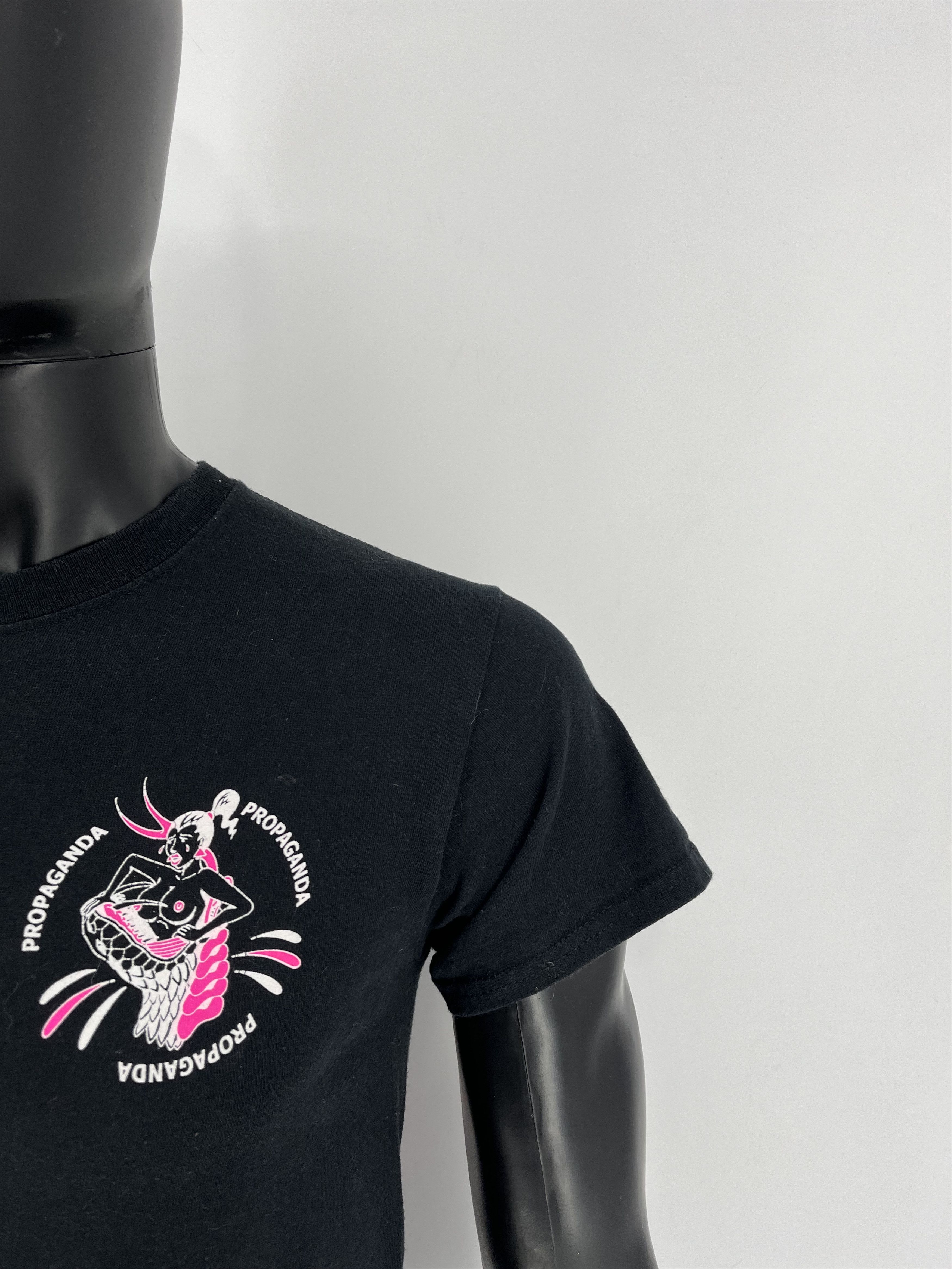 Vintage Vintage Y2k Sexy Girl Propaganda Rap Style T-shirt Size US S / EU 44-46 / 1 - 6 Thumbnail
